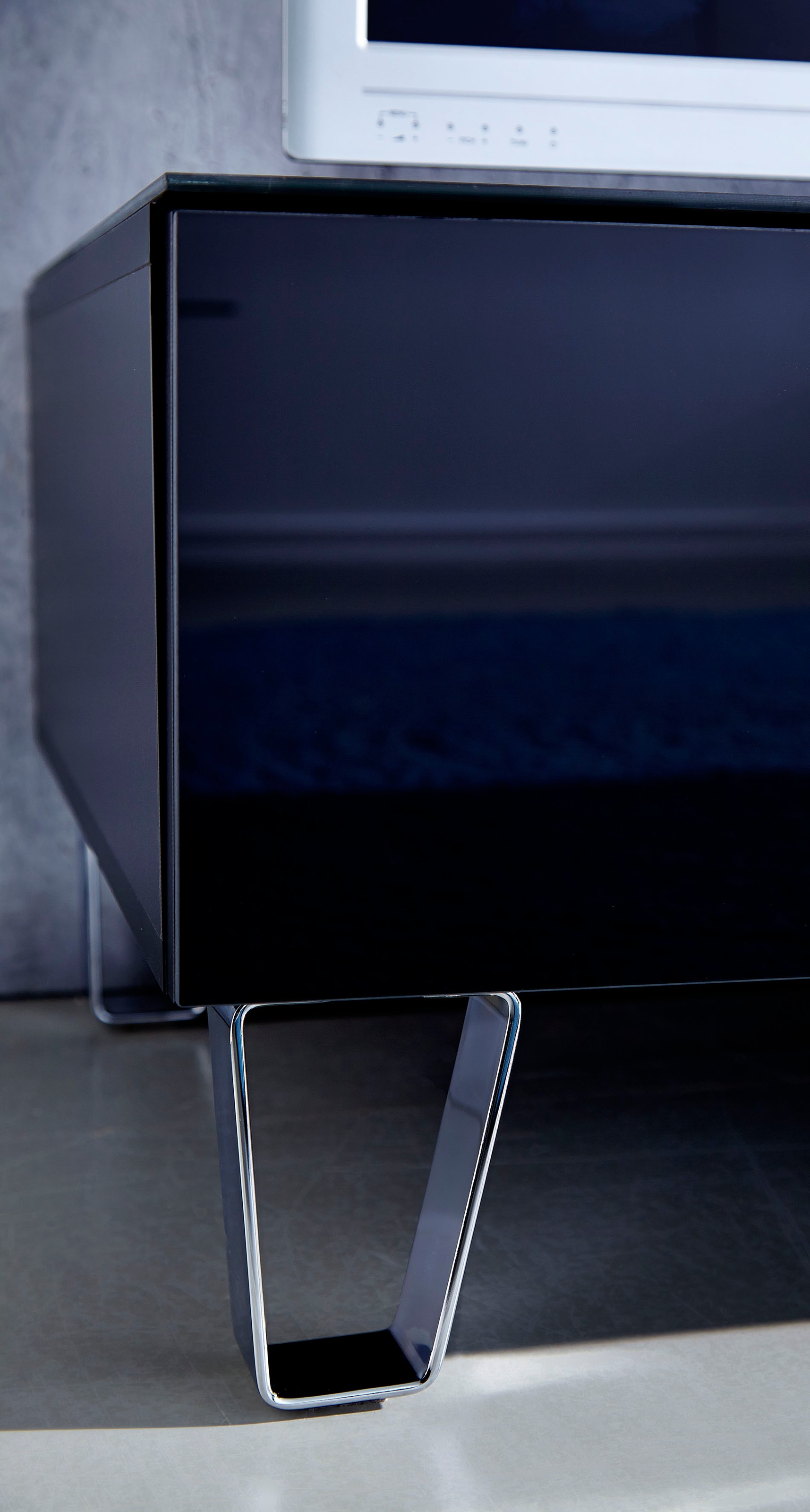 LEONARDO Lowboard »CUBE«, auf Designfüßen, mit 2 Türen, 1 Klappe, 1 SK, Breite 189 cm