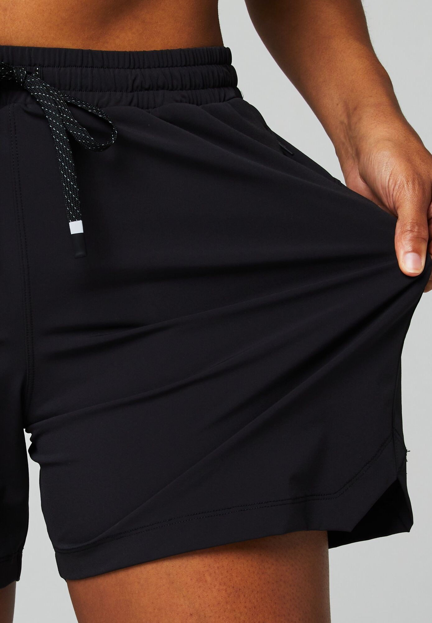 Fabletics Outdoorhose »Fabletics Shorts The One Short 12cm«  mit Reißverschlusstaschen