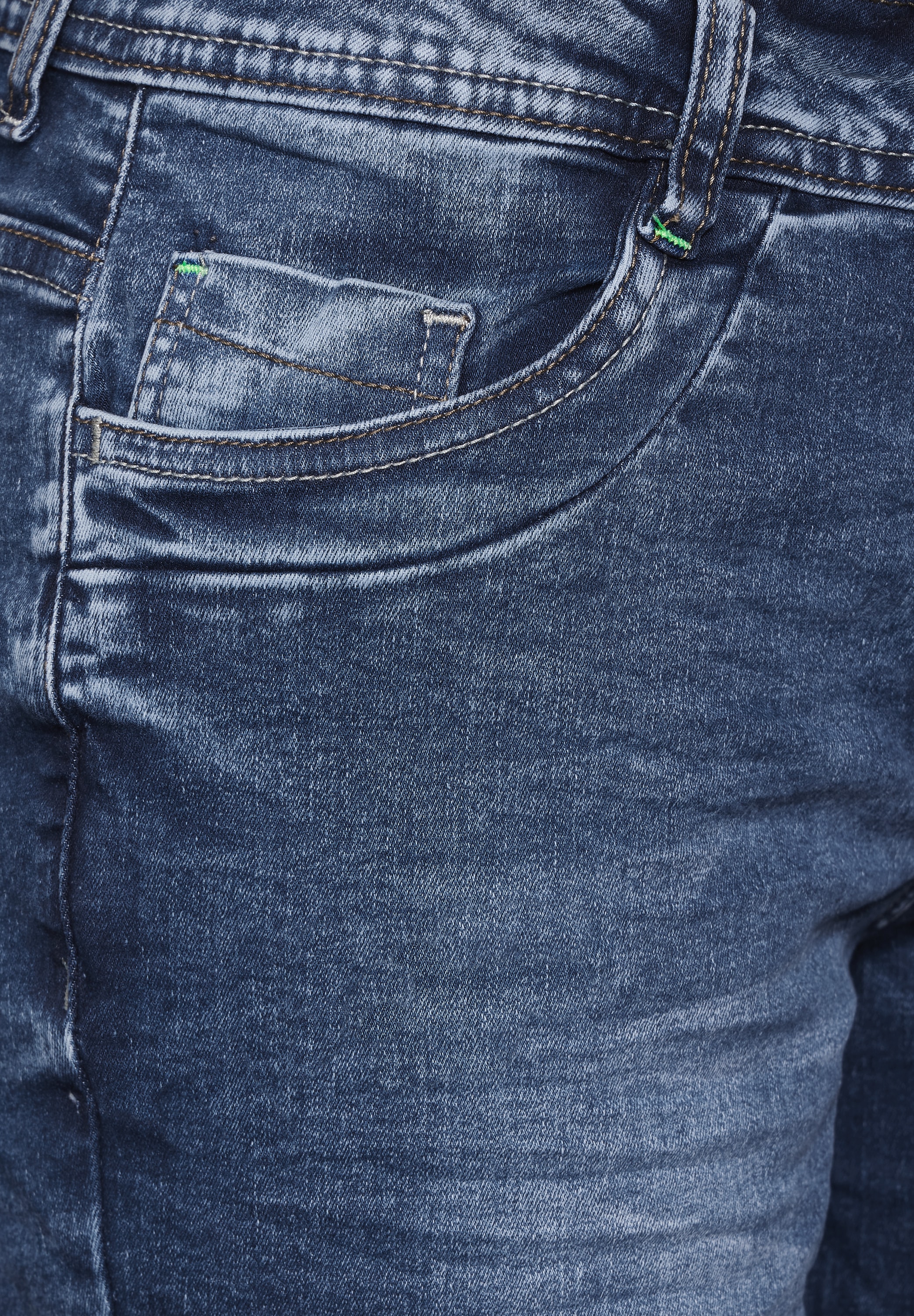 Cecil Regular-fit-Jeans »SCARLETT«, mit dekorativen Nähten