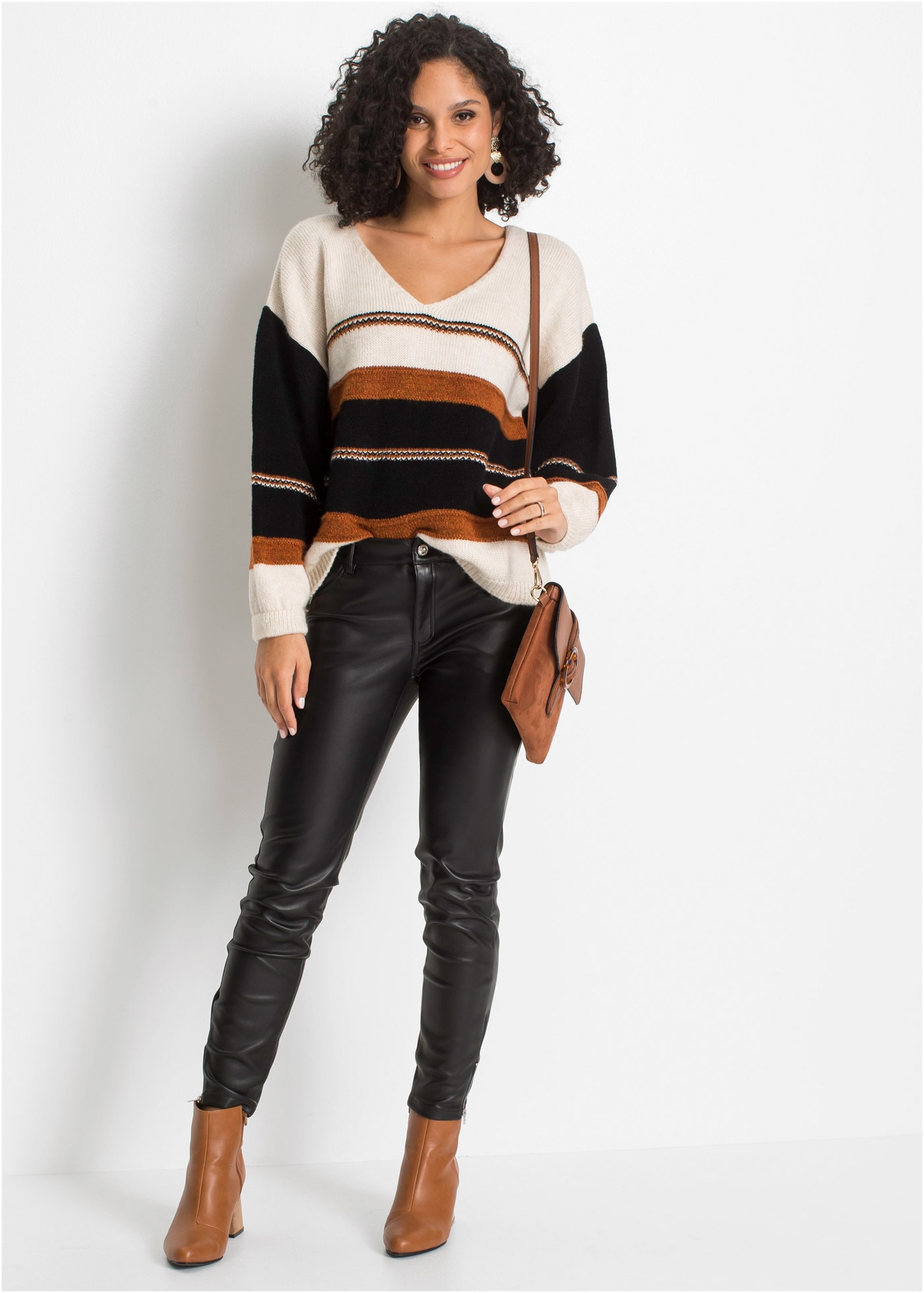 bonprix V-Ausschnitt-Pullover aus weichem Materialmix, mit V-Ausschnitt, lässig geschnitten