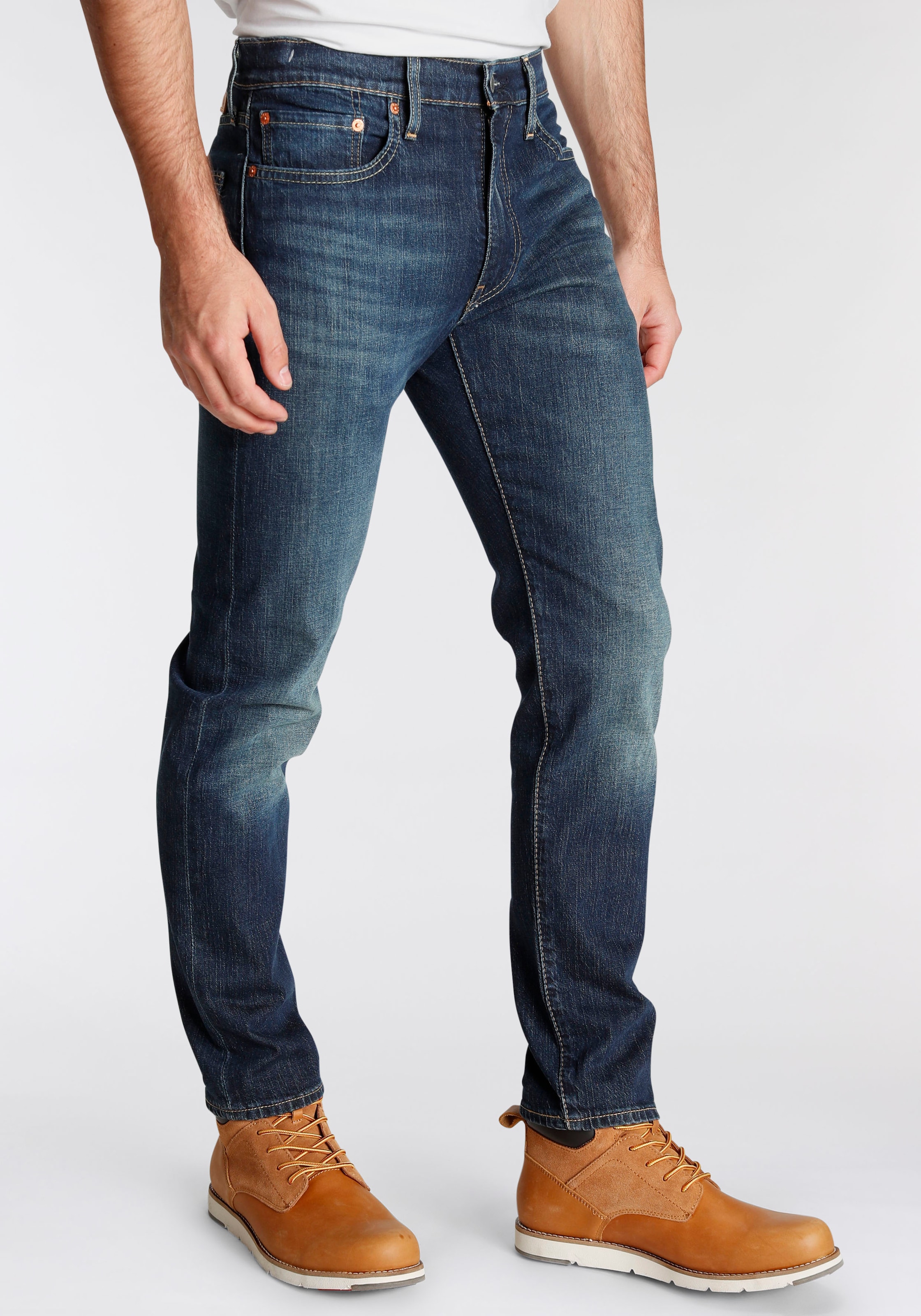 Levi's® Tapered-fit-Jeans »502 TAPER«, in elegantem, modernem Stil