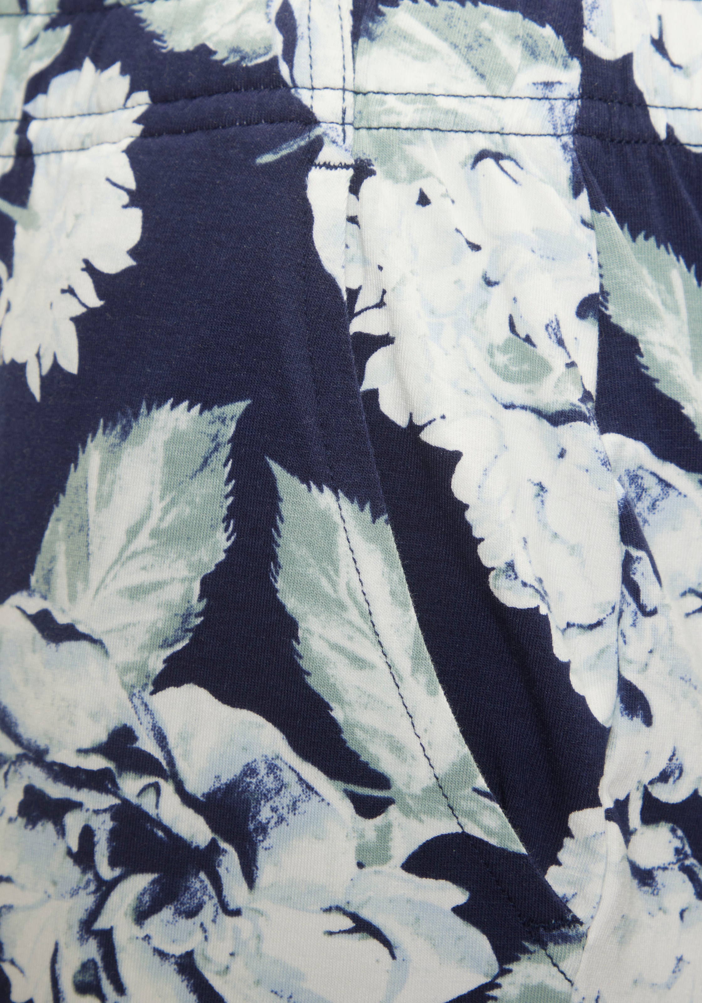 LASCANA Pyjama, (2 tlg.), mit schönem Blumenmuster