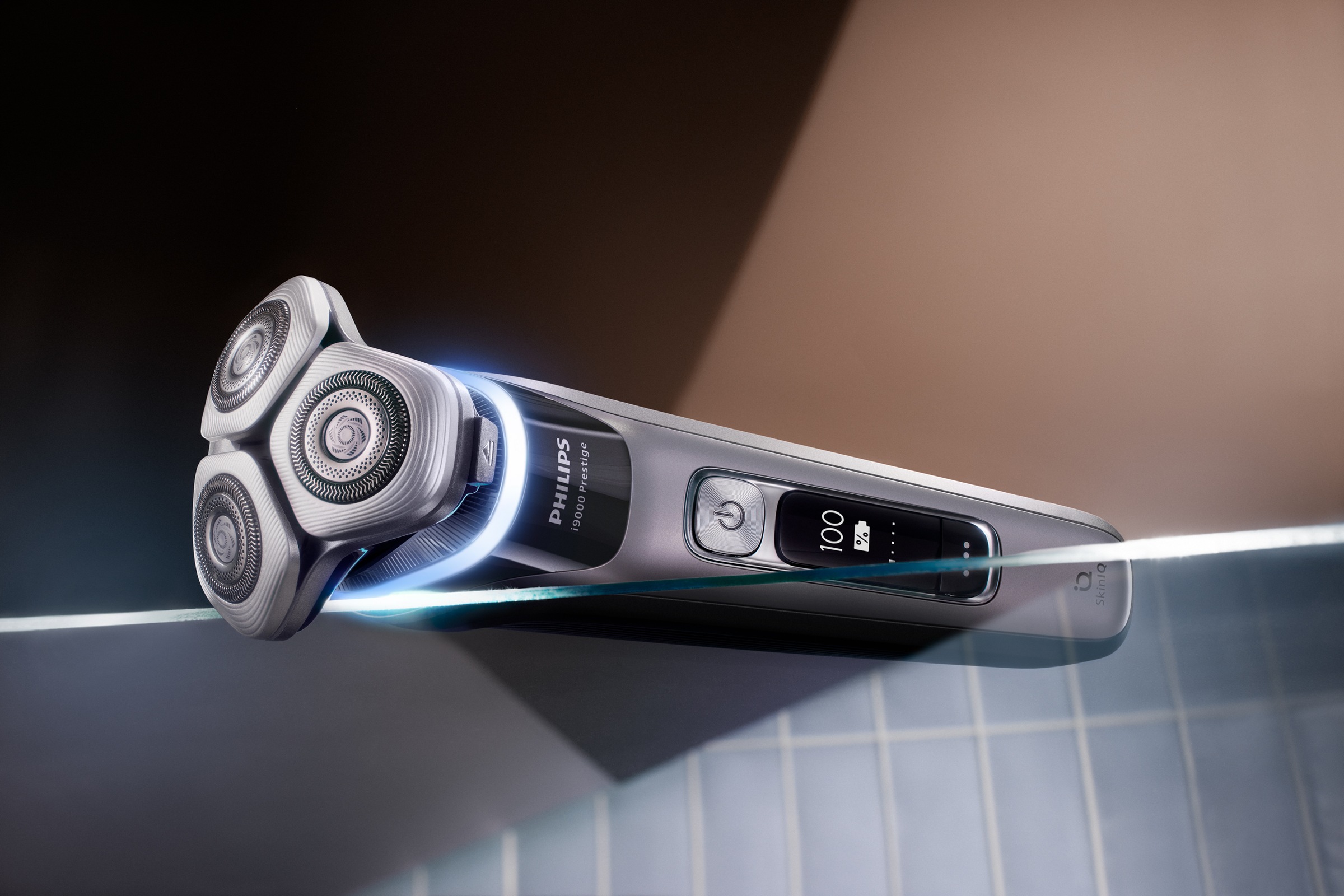 Philips Elektrorasierer »Series i9000 Prestige XP9202/10«, integrierter Präzisionstrimmer, mit SkinIQ Technologie, inkl. Ladestand, Reiseetui