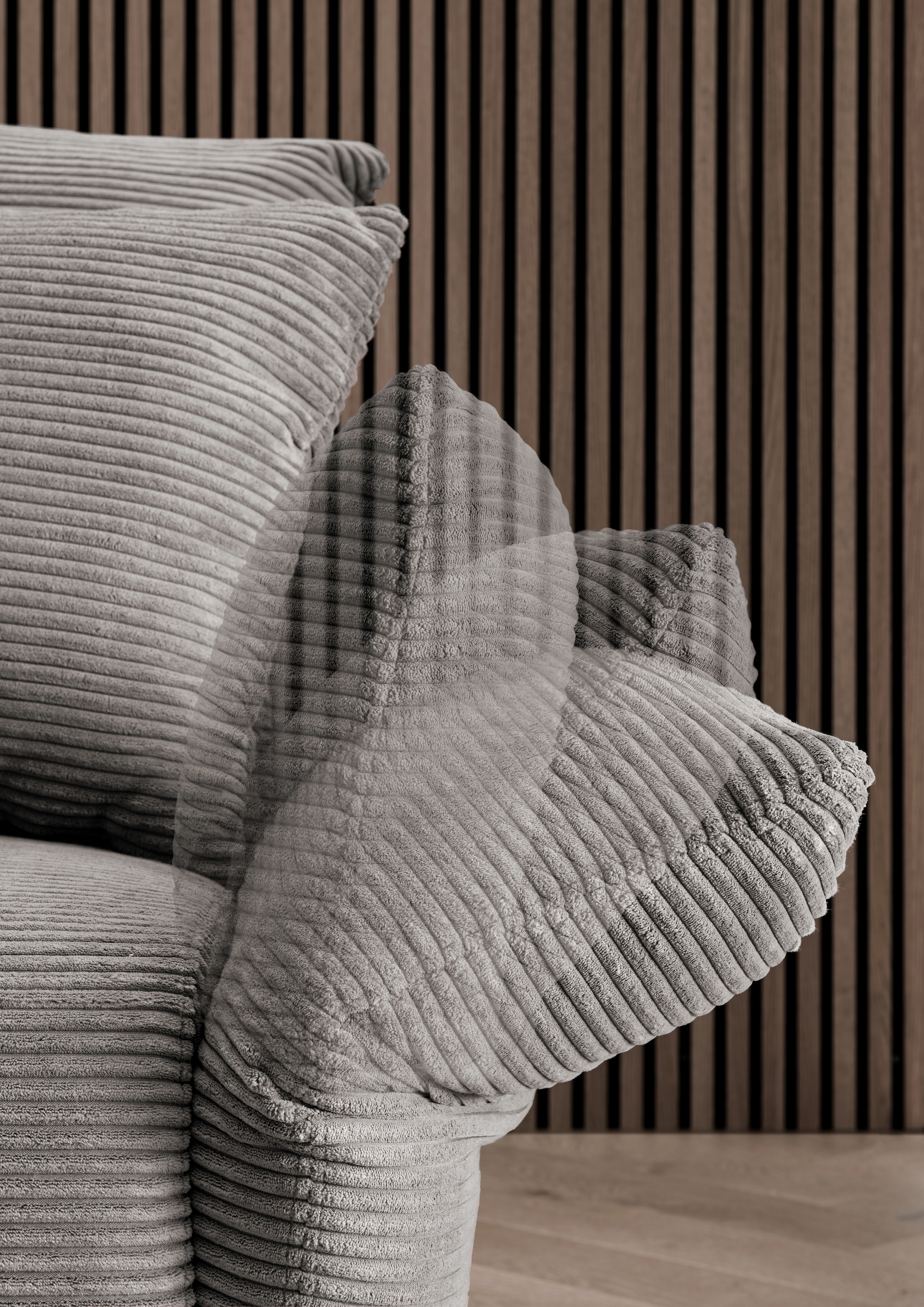 Home affaire Ecksofa »Lazio modern und bequem, schmale Armlehnen, tolle Detailverarbeitung« zwei verschiedene Fußfarben wählbar
