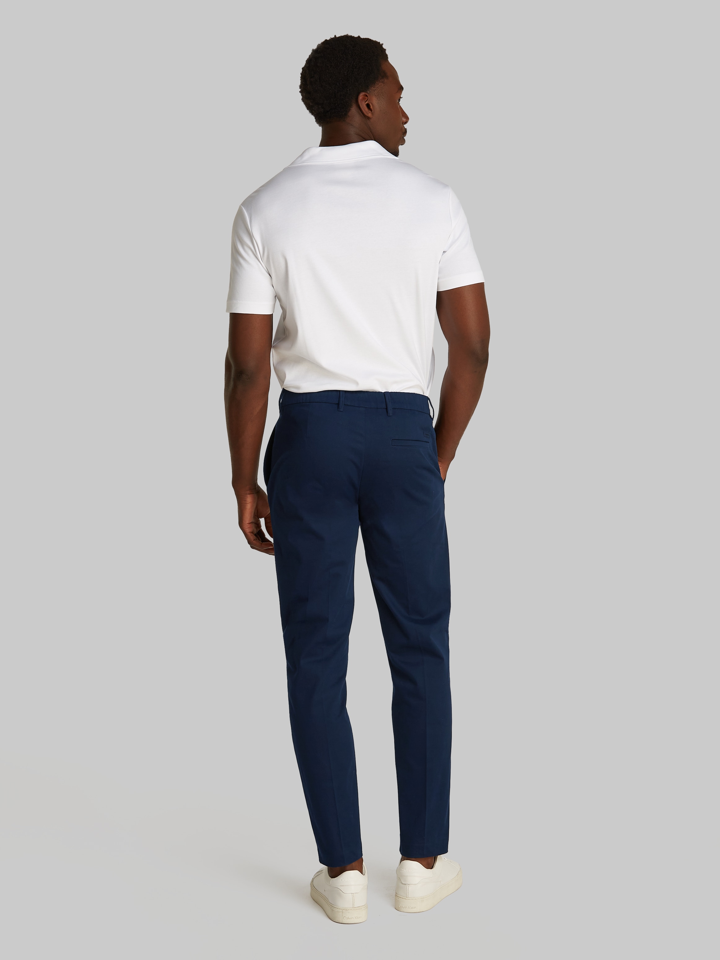 Calvin Klein Bundfaltenhose »SATEEN STRETCH TAPERED PLEAT«, in Satin-Optik