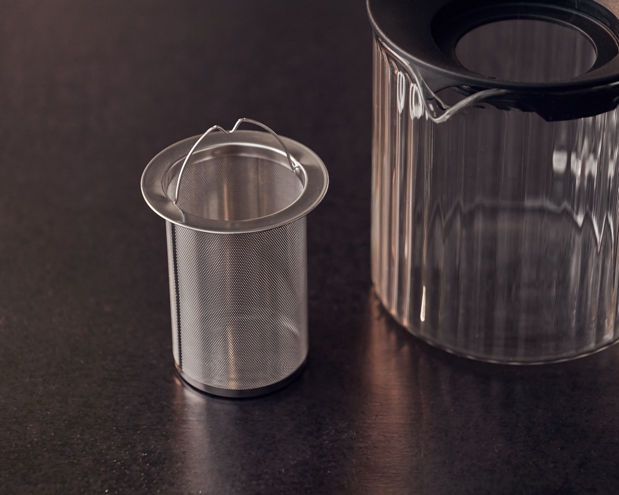 RESTO Kitchenware Teekanne »Ain, hitzebeständige Glaskanne im 3D Design, Höhe ca. 13 cm« 1 l 4 Stk. tlg. mit herausnehmbarem Filtersieb aus Edelstahl, im Geschenkkarton