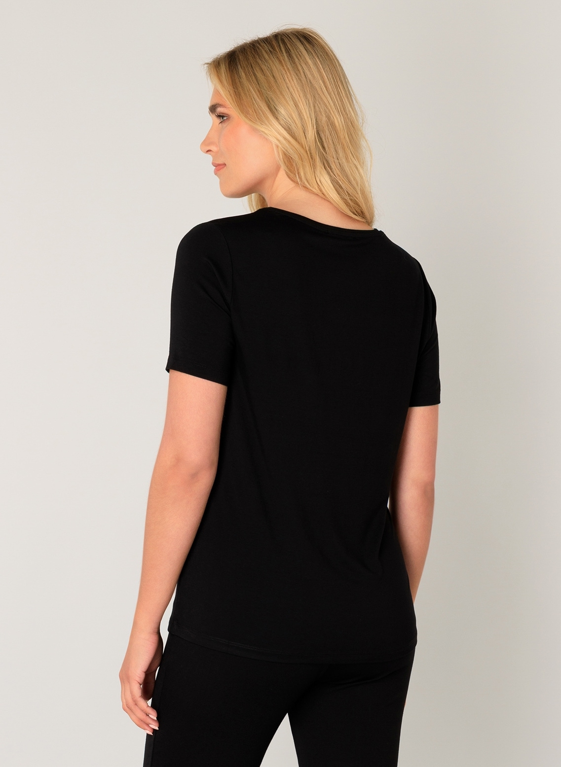 Base Level T-Shirt »Yanic«, mit V-Ausschnitt
