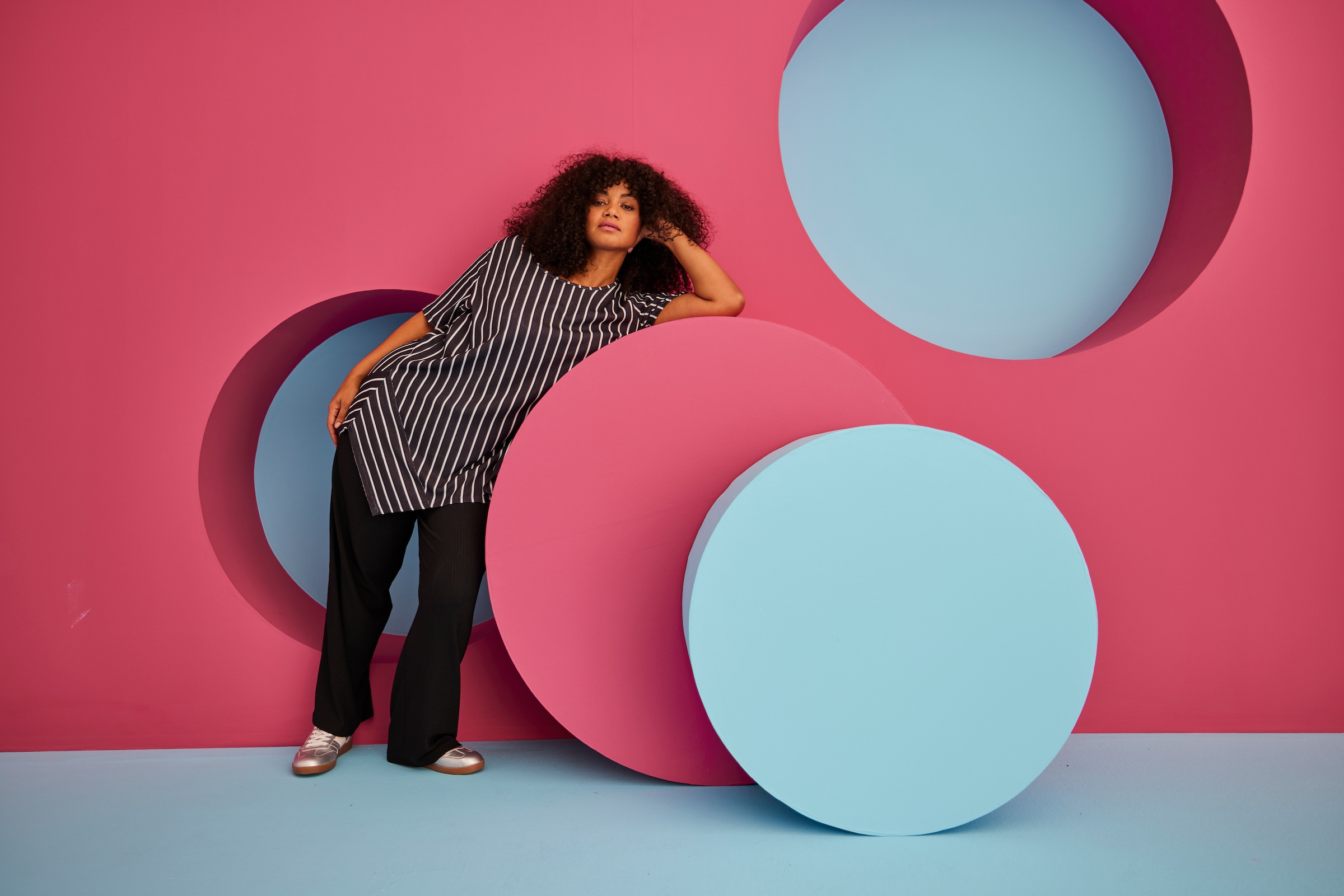 Aniston PLUS Blusenshirt, mit dezenter Streifenlook Struktur - NEUE KOLLEKTION