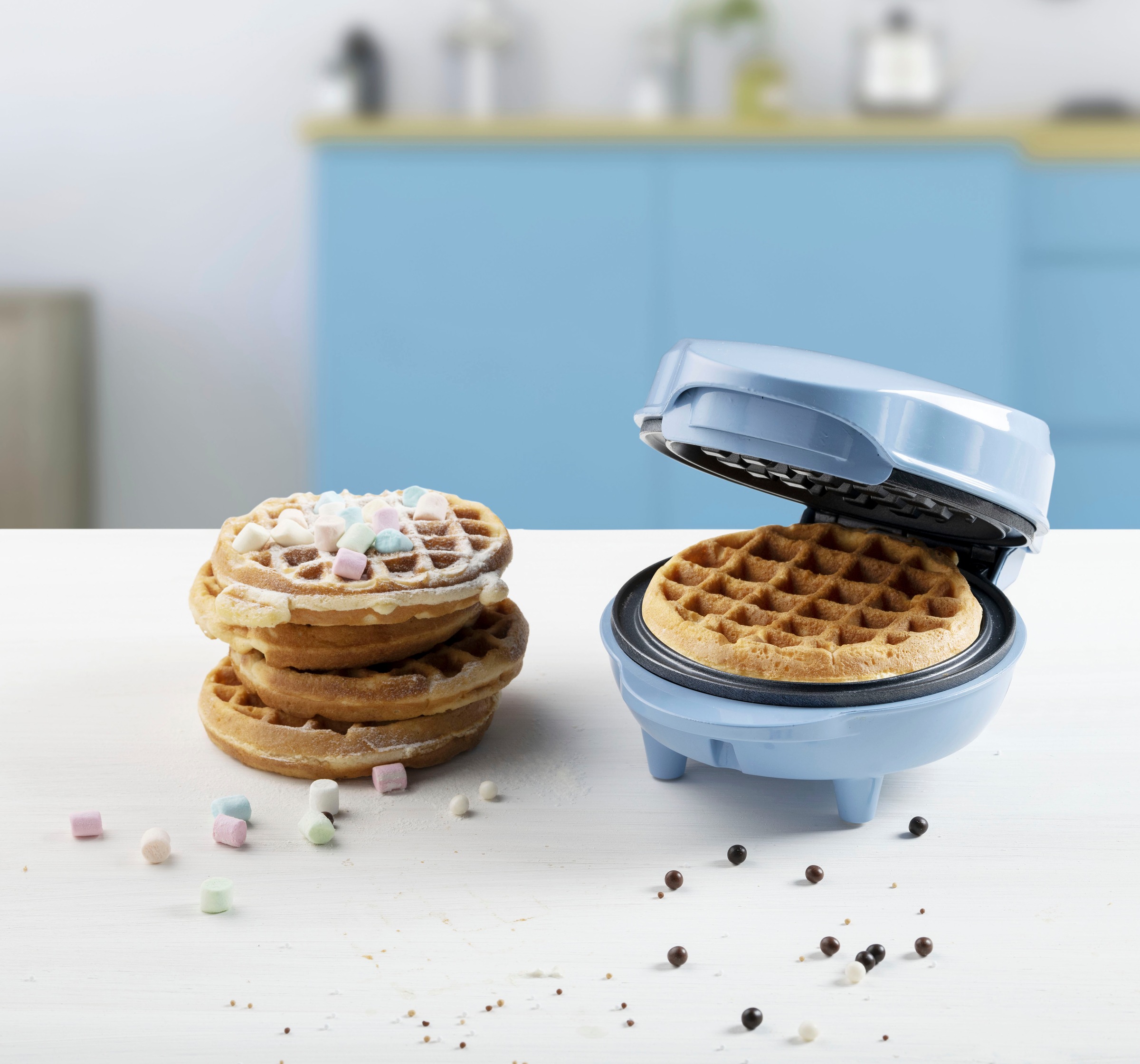 bestron Waffeleisen »AMW500 Mini«, 550 W, für klassische Waffeln, kleiner Waffelmaker mit Antihaftbeschichtung