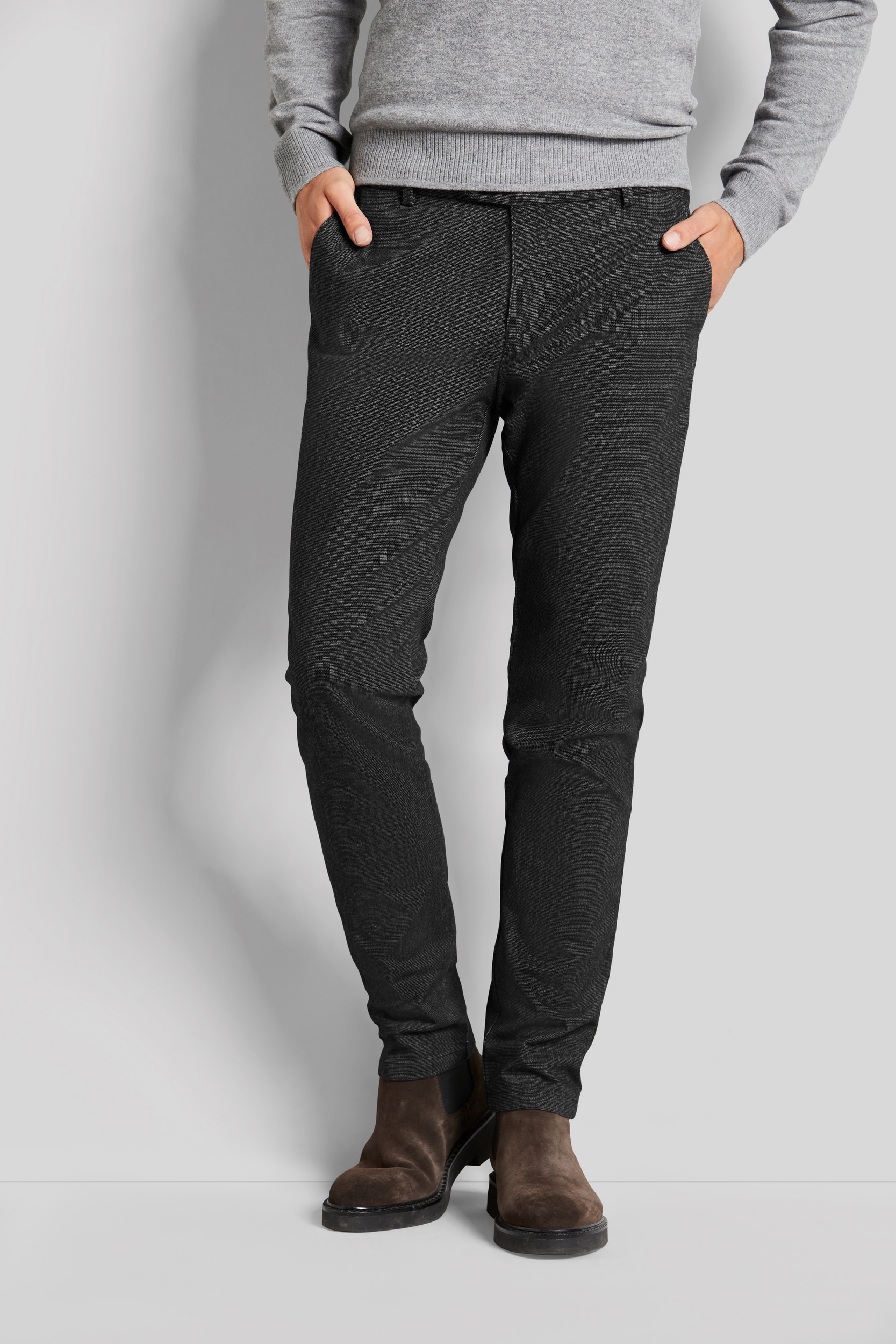 bugatti Chinohose, mit körpernaher Passform