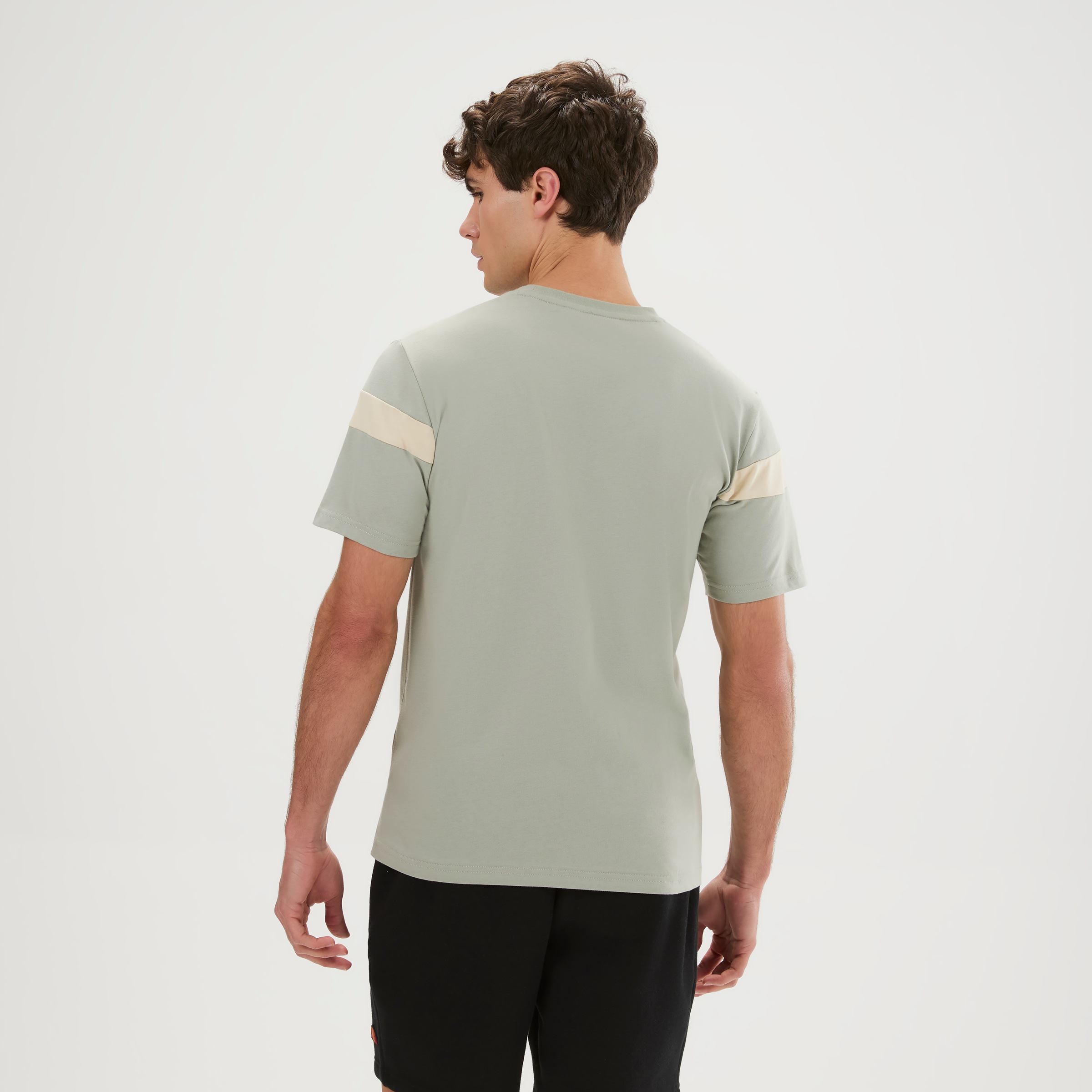 Ellesse T-Shirt »CASERIO TEE« für sportliche Aktivitäten geeignet, mit Rundhalsausschnitt, Kurzarm