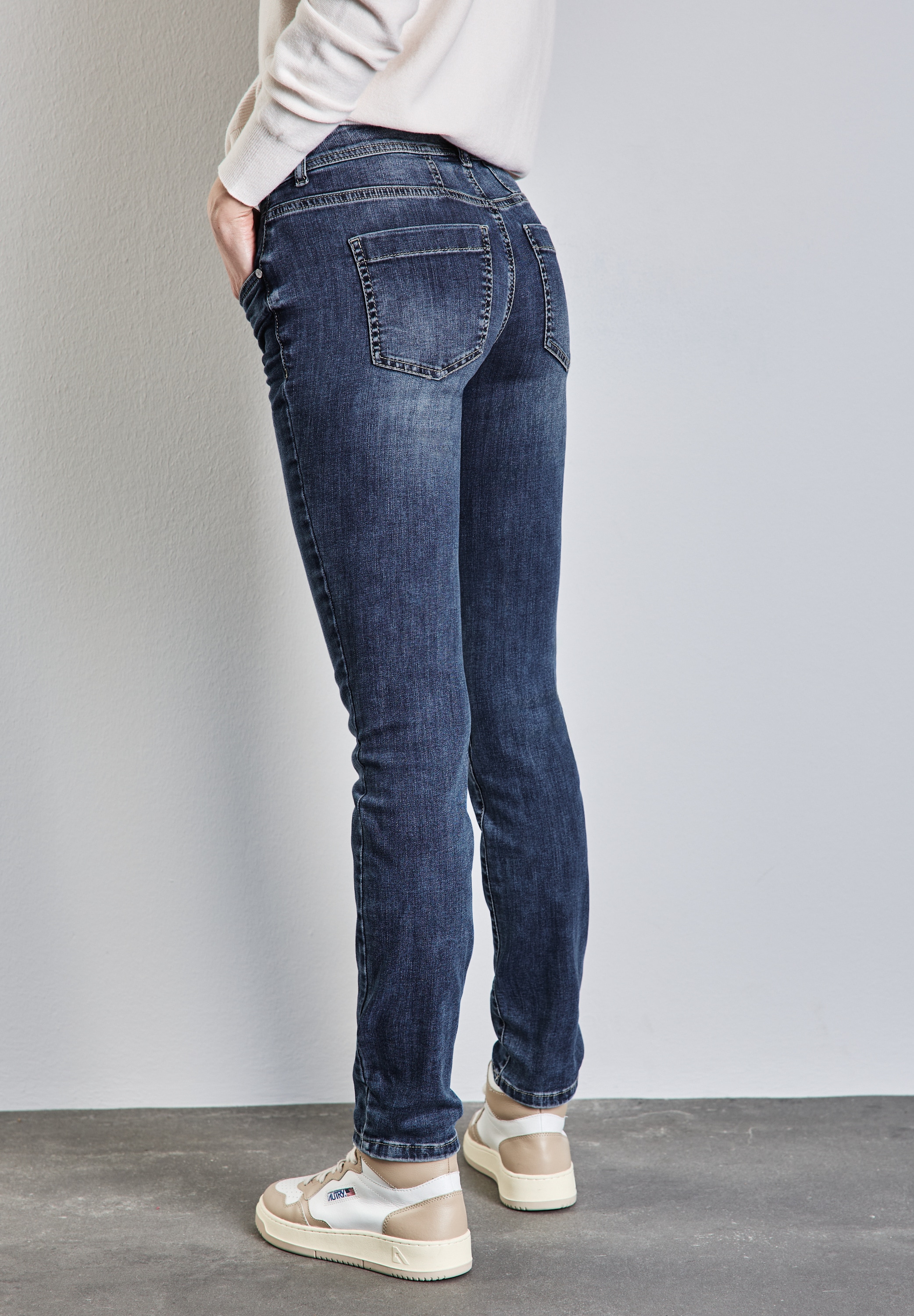 STREET ONE Slim-fit-Jeans »Style YORK«, in mittelblauer Waschung