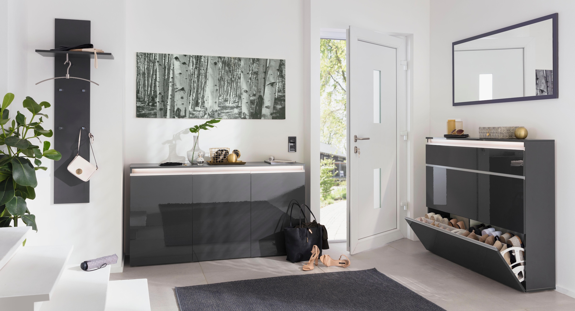 INOSIGN Kommode »Magic, Kommode, Schrank, Sideboard, Kredenz«, mit 3 Türen, Komplett Hochglanz lackiert, (B/T/H) 150x40x81 cm