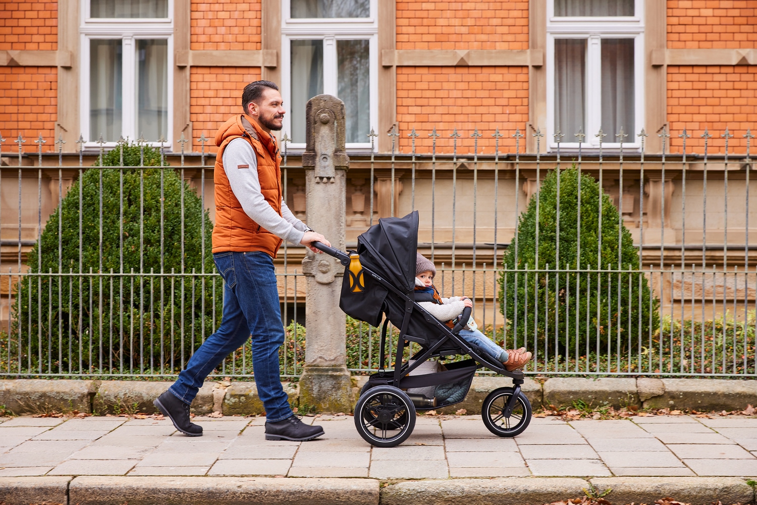 Hauck Kinder-Buggy »Dreiradbuggy, Rapid 3 Air, black«, 22 kg, mit schwenk/feststellbarem Vorderrad; Lufträder; bis 22 kg belastbar