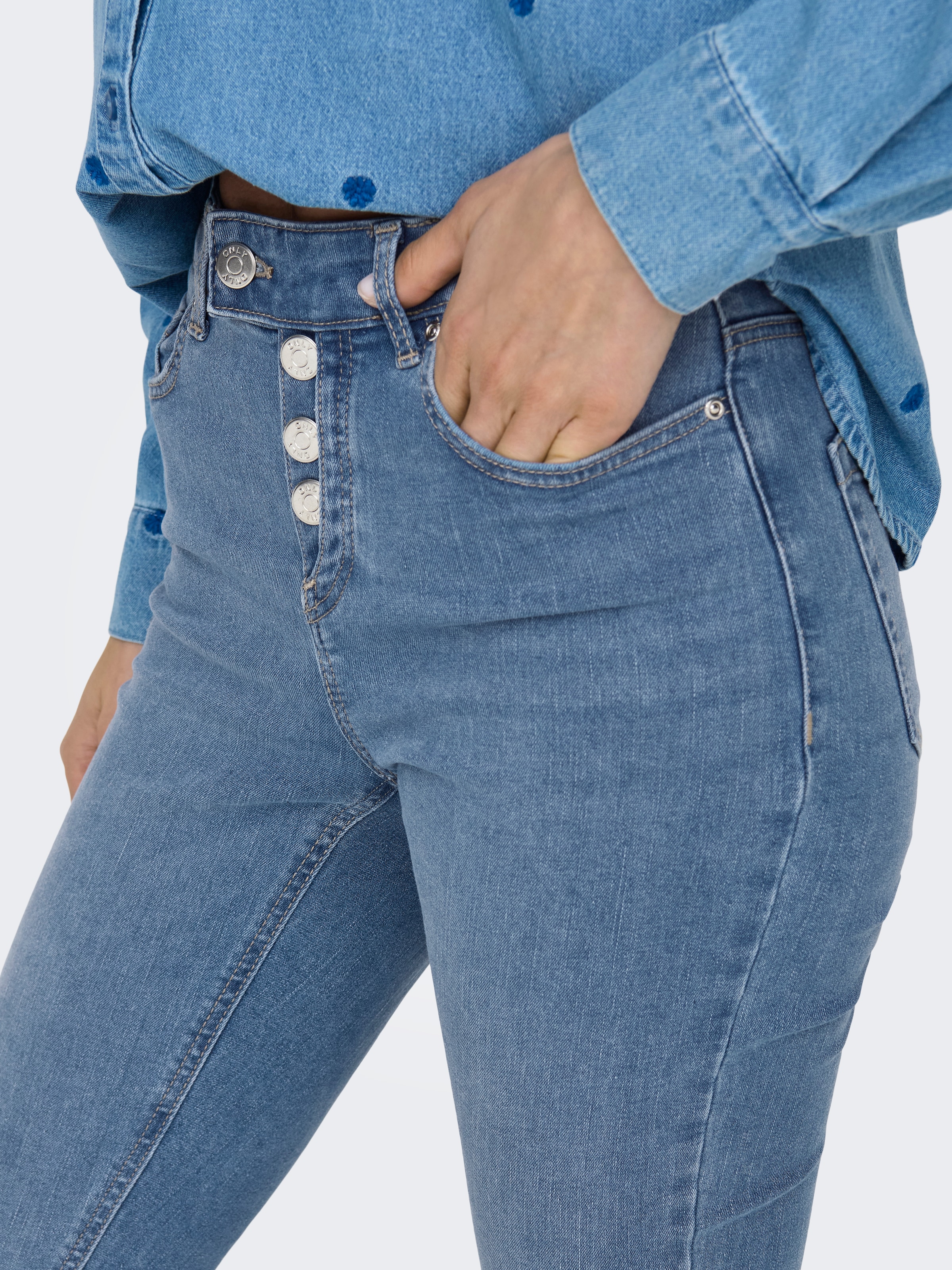 ONLY Skinny-fit-Jeans »ONLWAUW MID WAIST SK VIS BUT DNM«