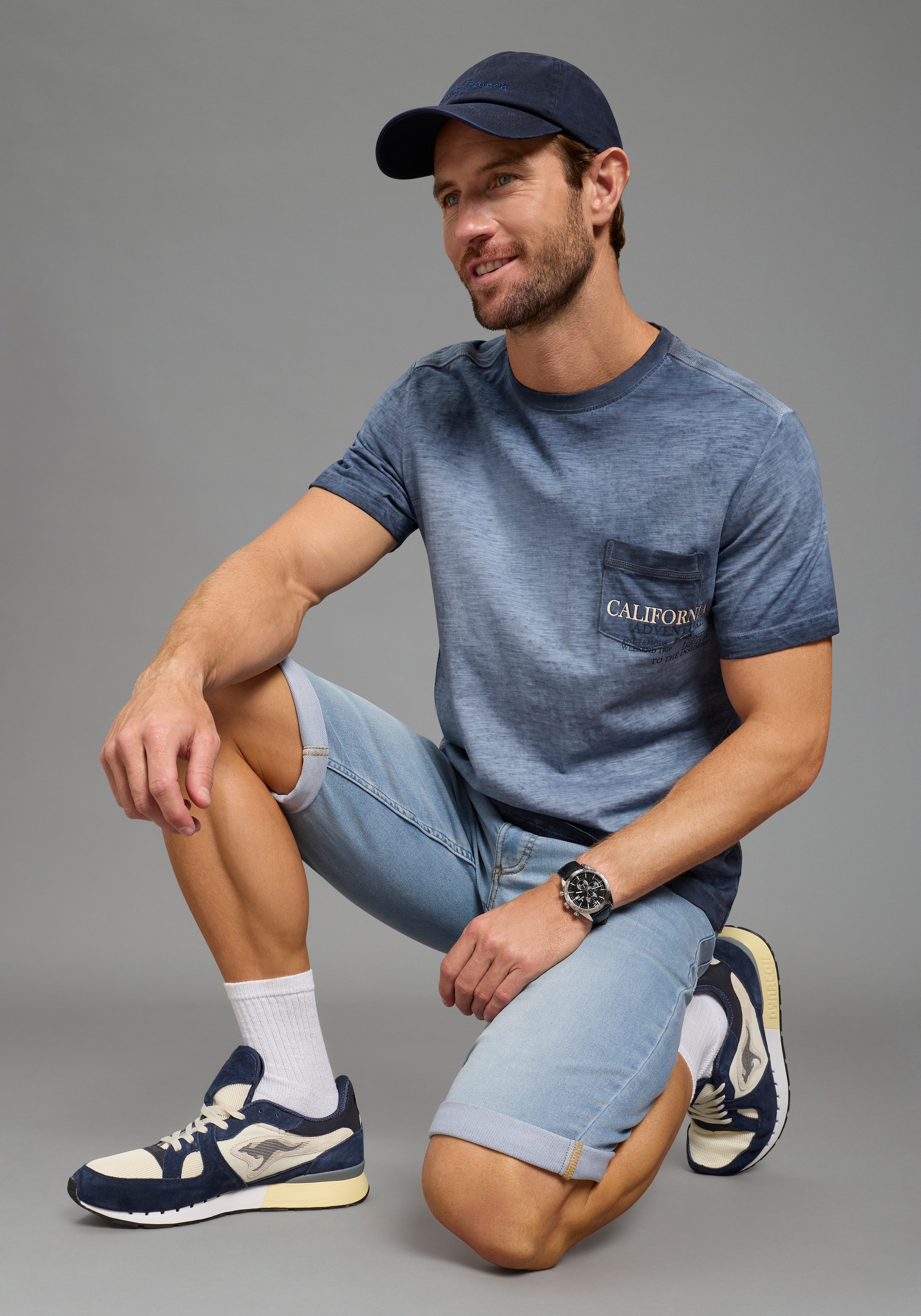 KangaROOS T-Shirt schmale Passform, Halbarm, mit Brusttasche, aus Slub-Material