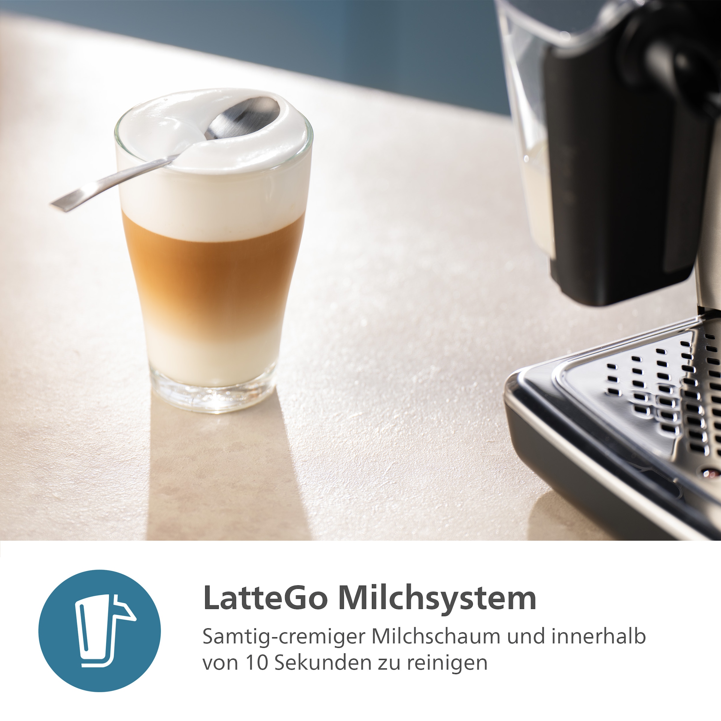 Philips Kaffeevollautomat »EP5544/50 5500 Series, 20 Kaffeespezialitäten (heiß oder eisgekühlt),«, LatteGo-Milchsystem, SilentBrew Technologie, Schwarz/Grau