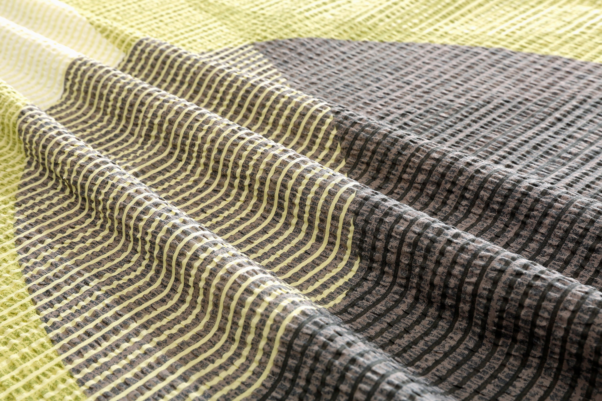 BIERBAUM Bettwäsche »Carla in Gr. 135x200 oder 155x220 cm«, Bettwäsche aus Baumwolle, geometrische Bettwäsche mit Reißverschluss