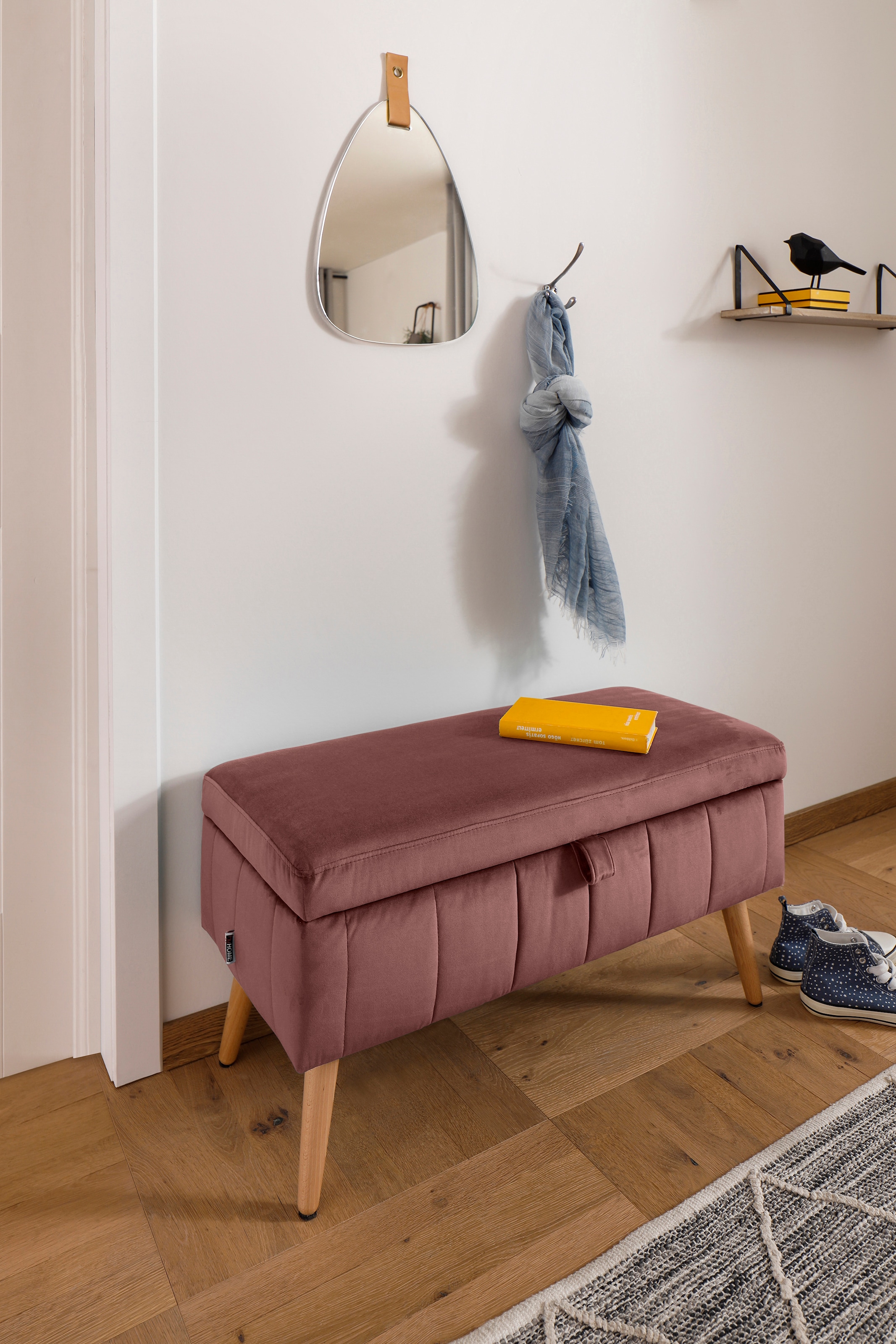 INOSIGN Truhenbank »AMIRA Sitzbank mit Stauraum, Maße B/T/H: 81/36/43 cm«, mit Staufach, in 3 Bezugsqualitäten mit feiner Steppung