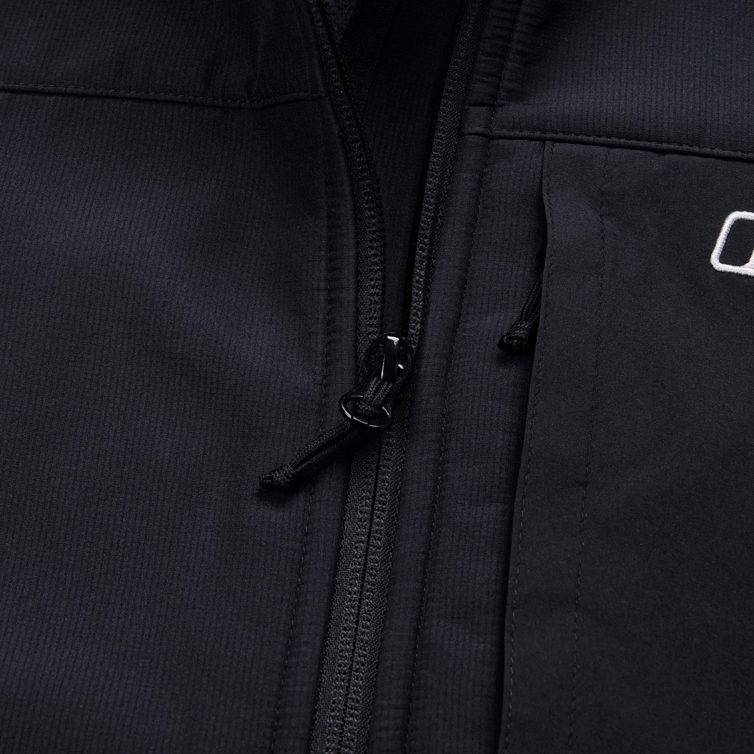 Berghaus Softshelljacke »M GHLAS 3.0 SOFTSHELL JKT« sportlicher Stil, dehnbares Material, wasser- und windabweisend