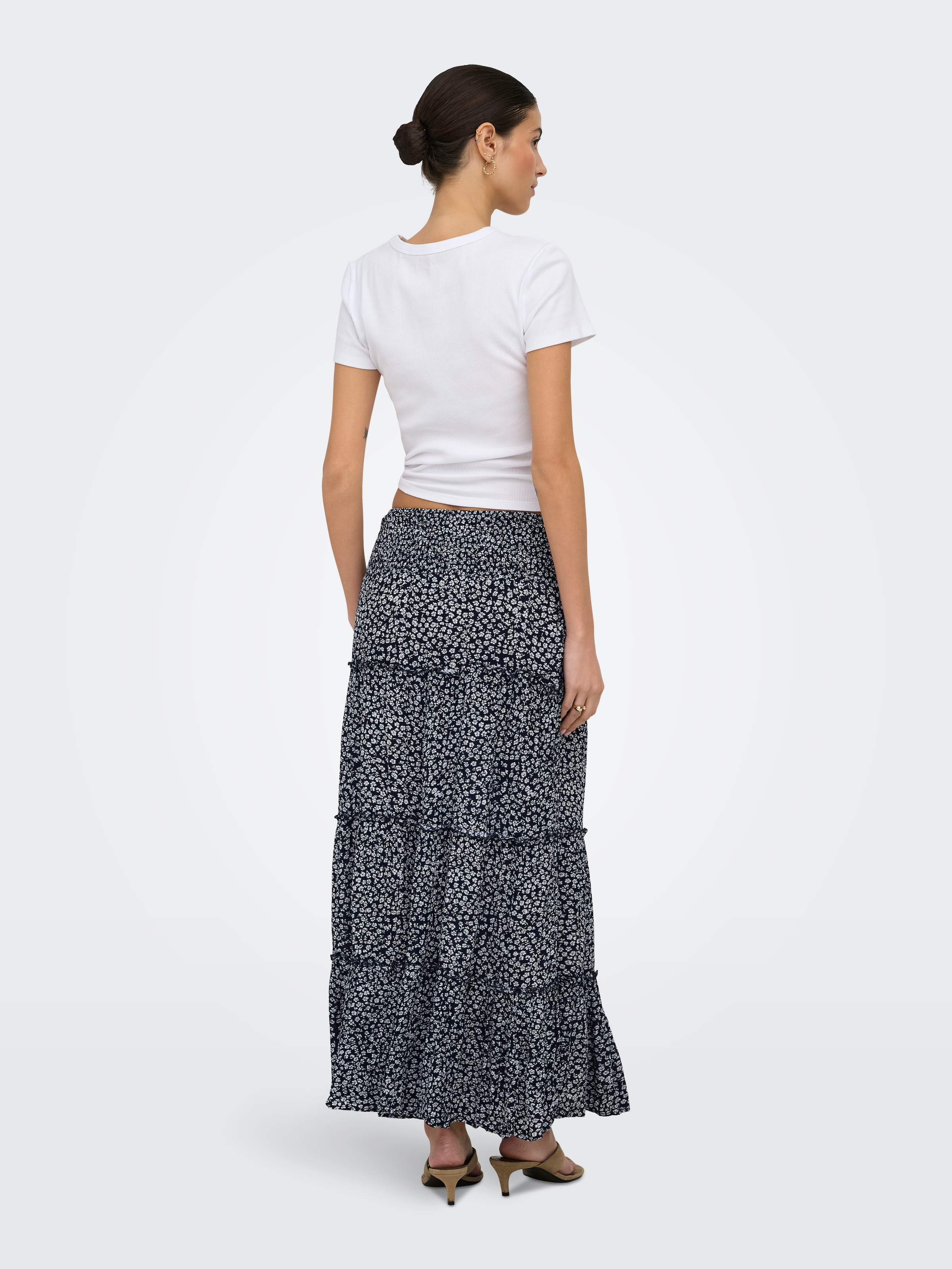 ONLY Maxirock »ONLFERNANDA LIFE LAYRED LONG SKIRT NOOS« Viskose, gesmoktes Bündchen