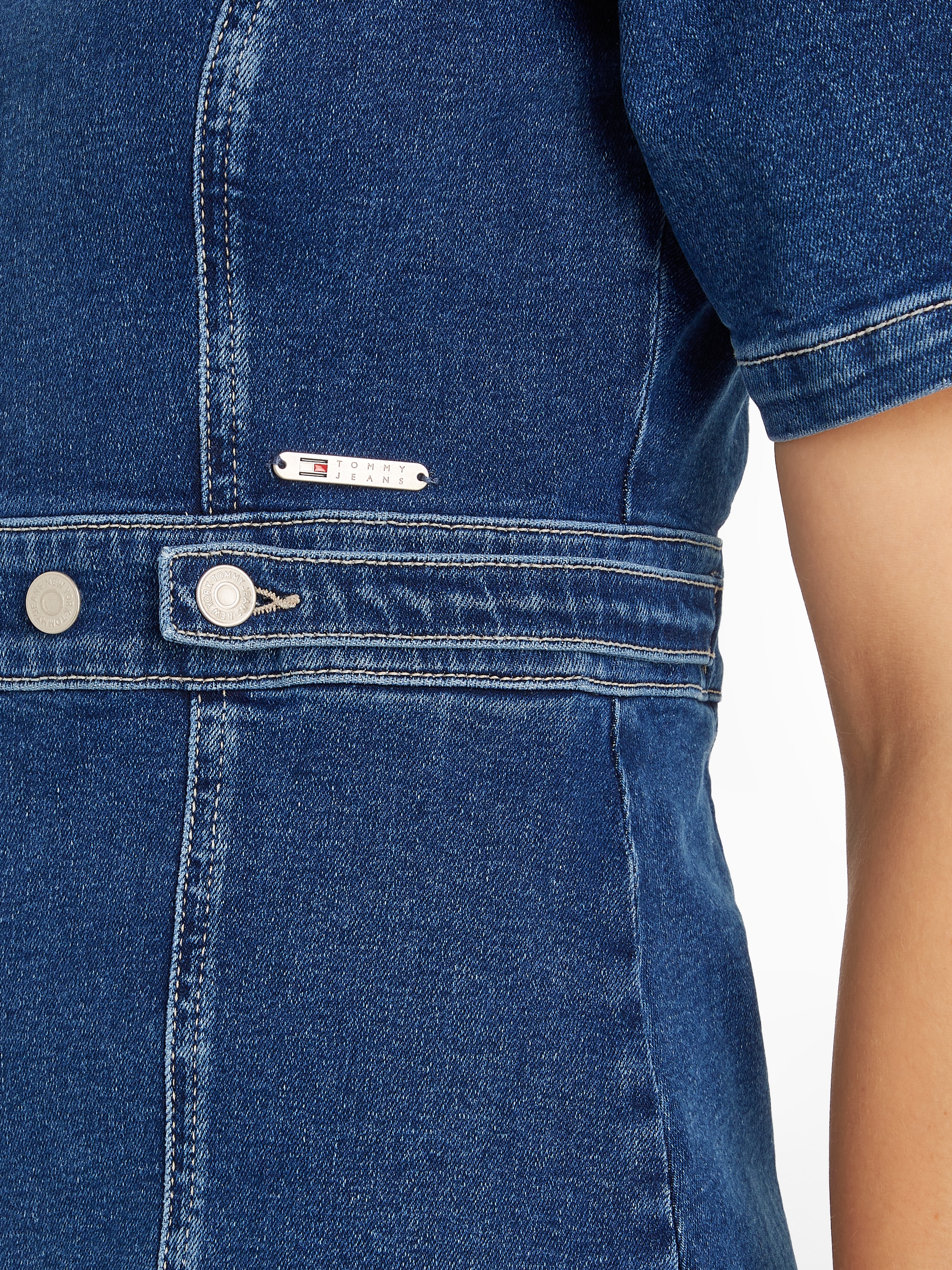 Tommy Jeans Blusenkleid »FLARED SS DRESS CH4253«, in modischer Flared Form