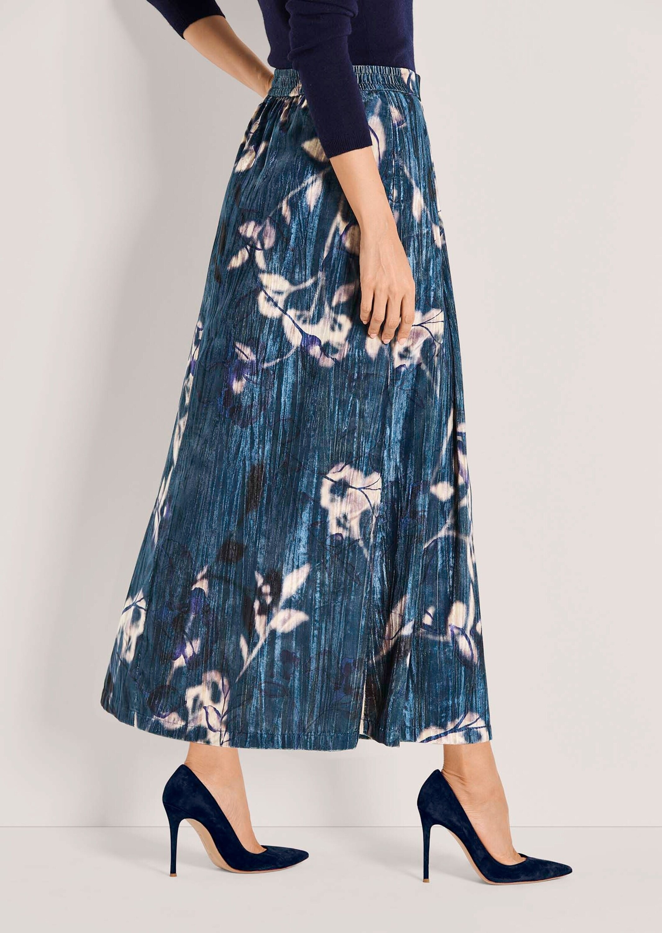 MADELEINE Midirock »Samtrock Eleganter Midirock mit floralem Design« Samtrock in Midilänge mit floralem Print