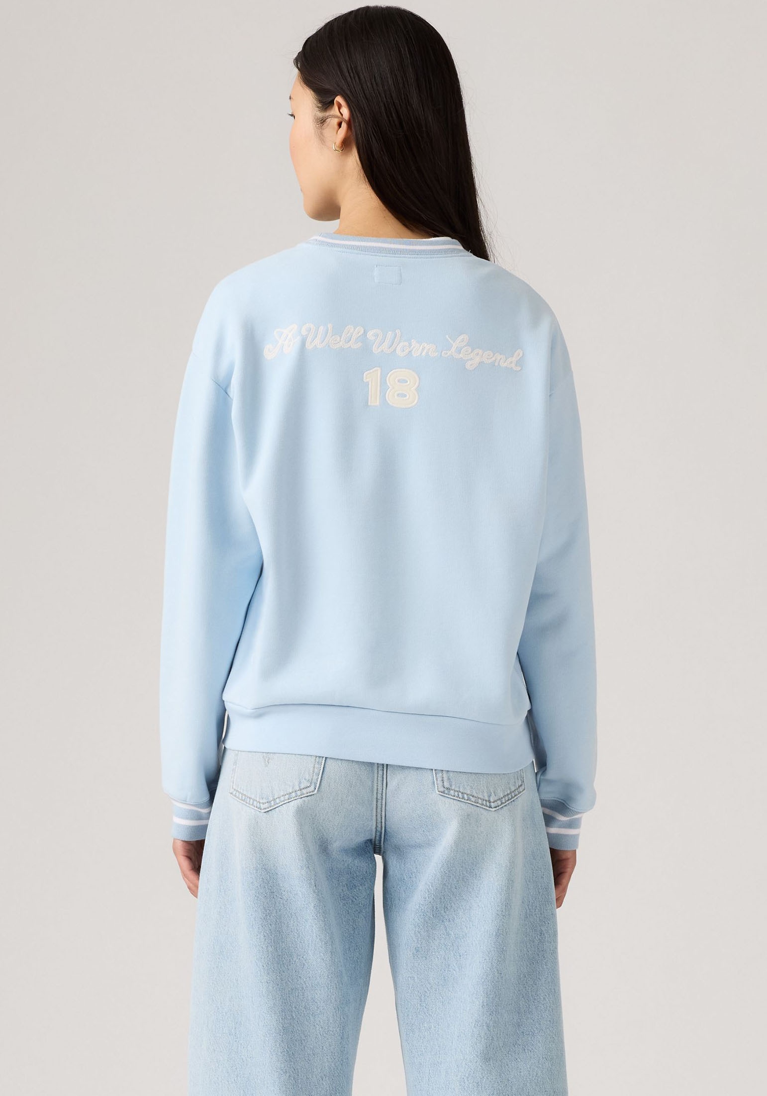 Levi's® Sweatshirt »GR HERITAGE SPORT«, mit Stickerei im Front- und Rückenbereich