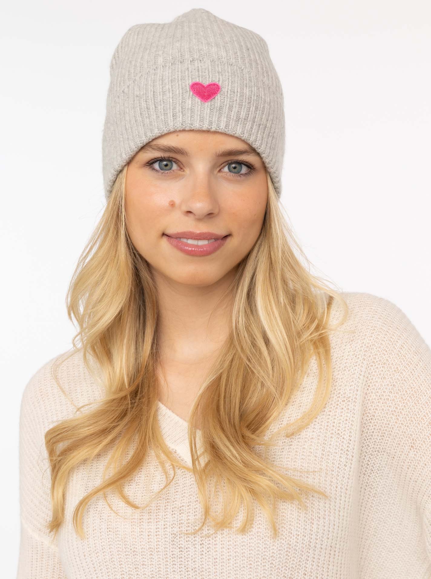 Zwillingsherz Beanie »Beanie with Heart-Patch« Rippstrick, mit breitem Umschlag, wärmend
