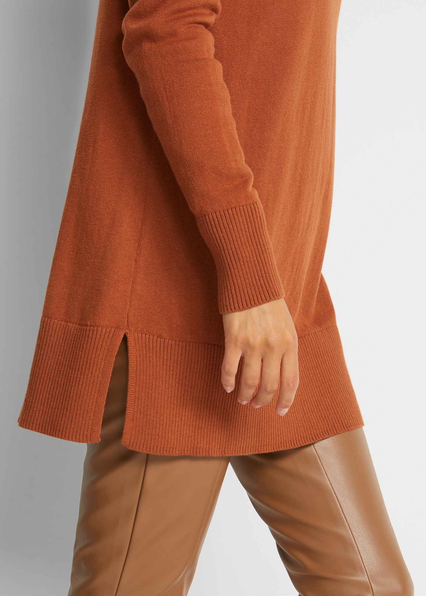 bonprix Longpullover »Long-Pullover« aus Baumwolle und Polyamid, mit V-Ausschnitt, mit Seitenschlitzen