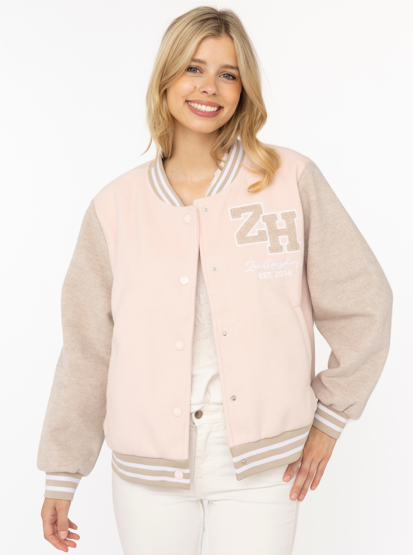Zwillingsherz Bomberjacke »„College Uni“« abgesetzte Ärmel, gestreifte Bündchen, Eingriffstaschen, Aufnäher
