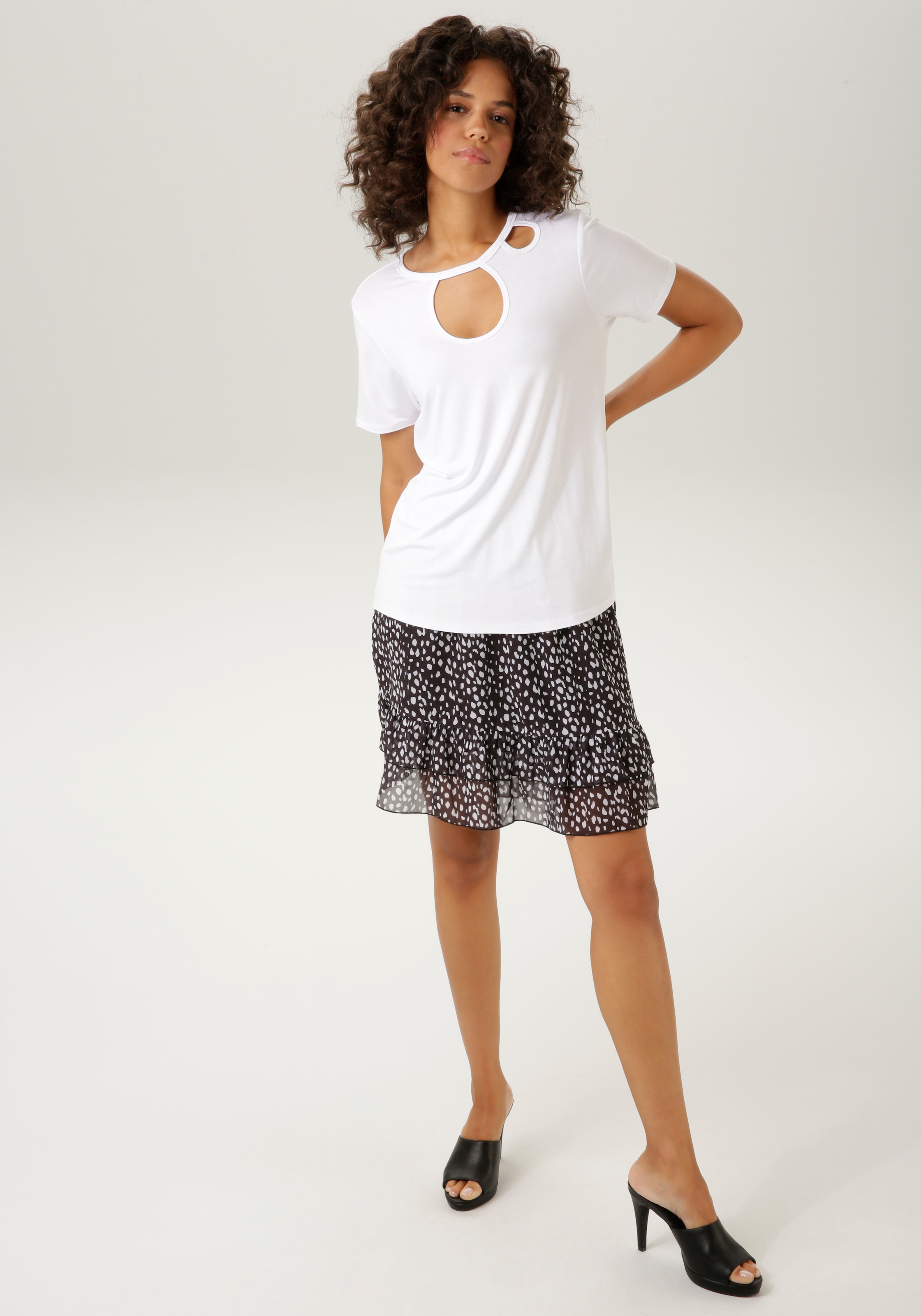 Aniston CASUAL Minirock, mit trendigem Alloverdruck