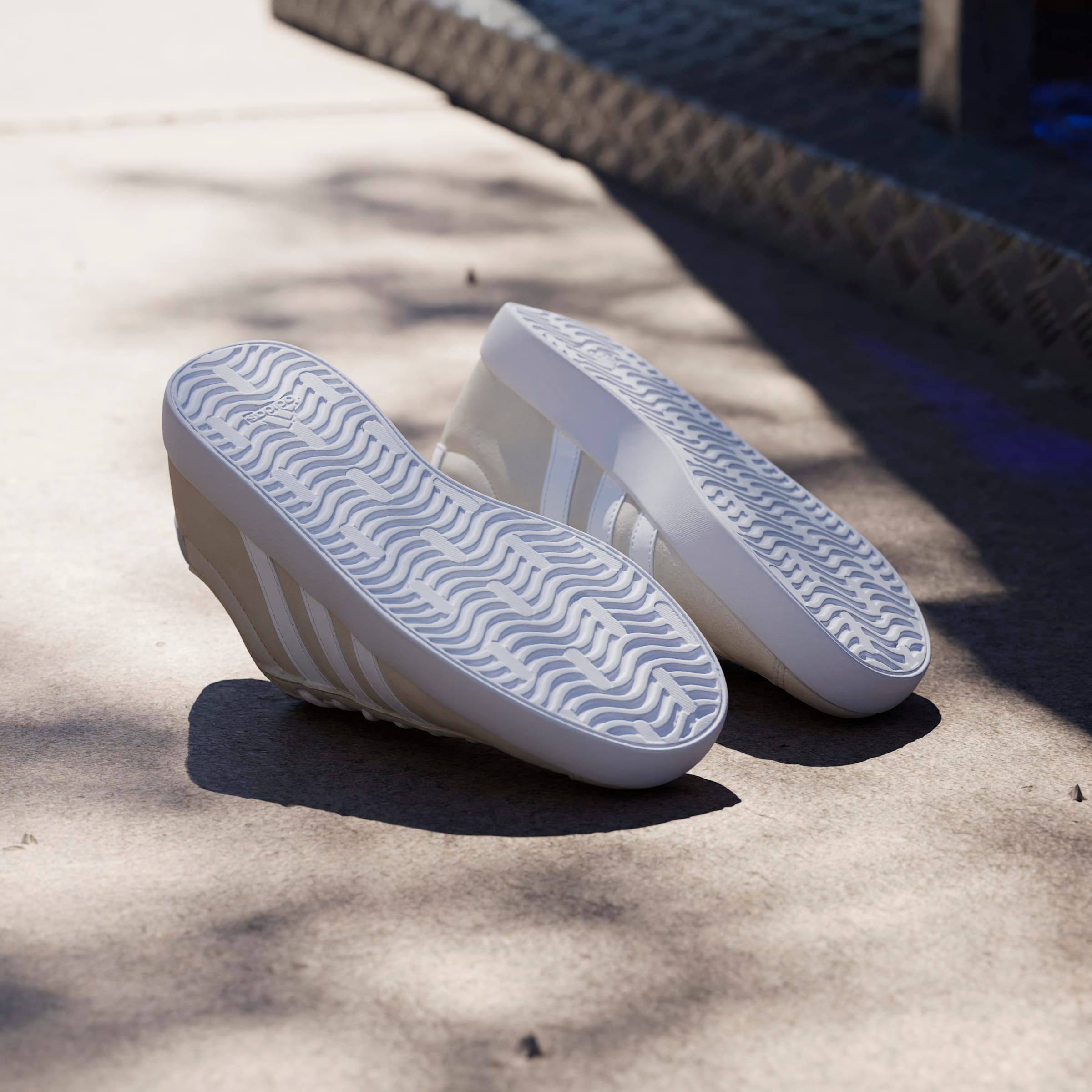 adidas Sportswear Sneaker »VL COURT 3.0«  inspiriert vom Design des adidas samba, für Kinder & Jugendliche