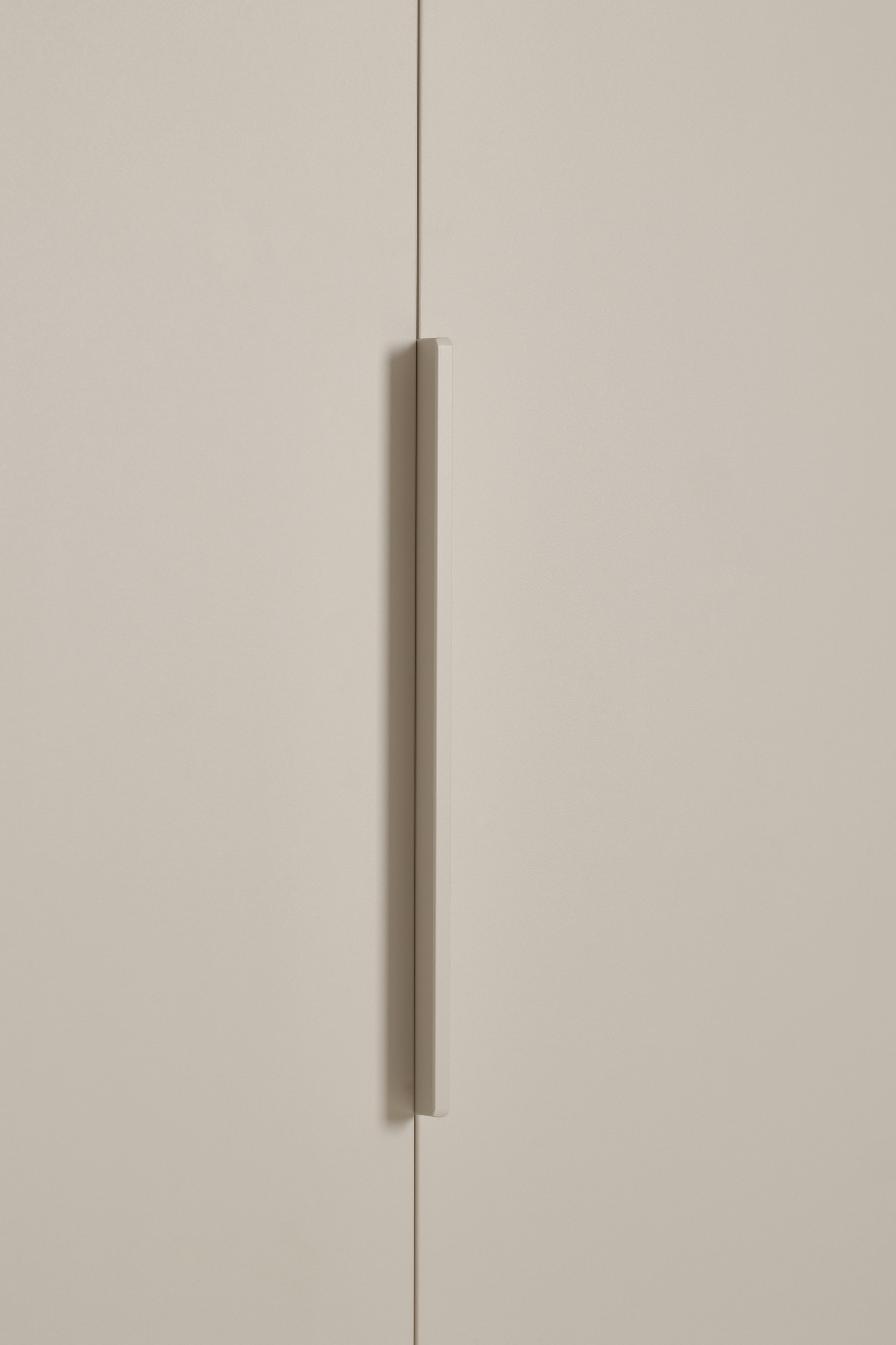 YUNY by PAIDI Kleiderschrank »SISTER LOU inkl. Kleiderstangen und Einlegeböden«, Beige, zertifizierte Qualität, Soft-Close