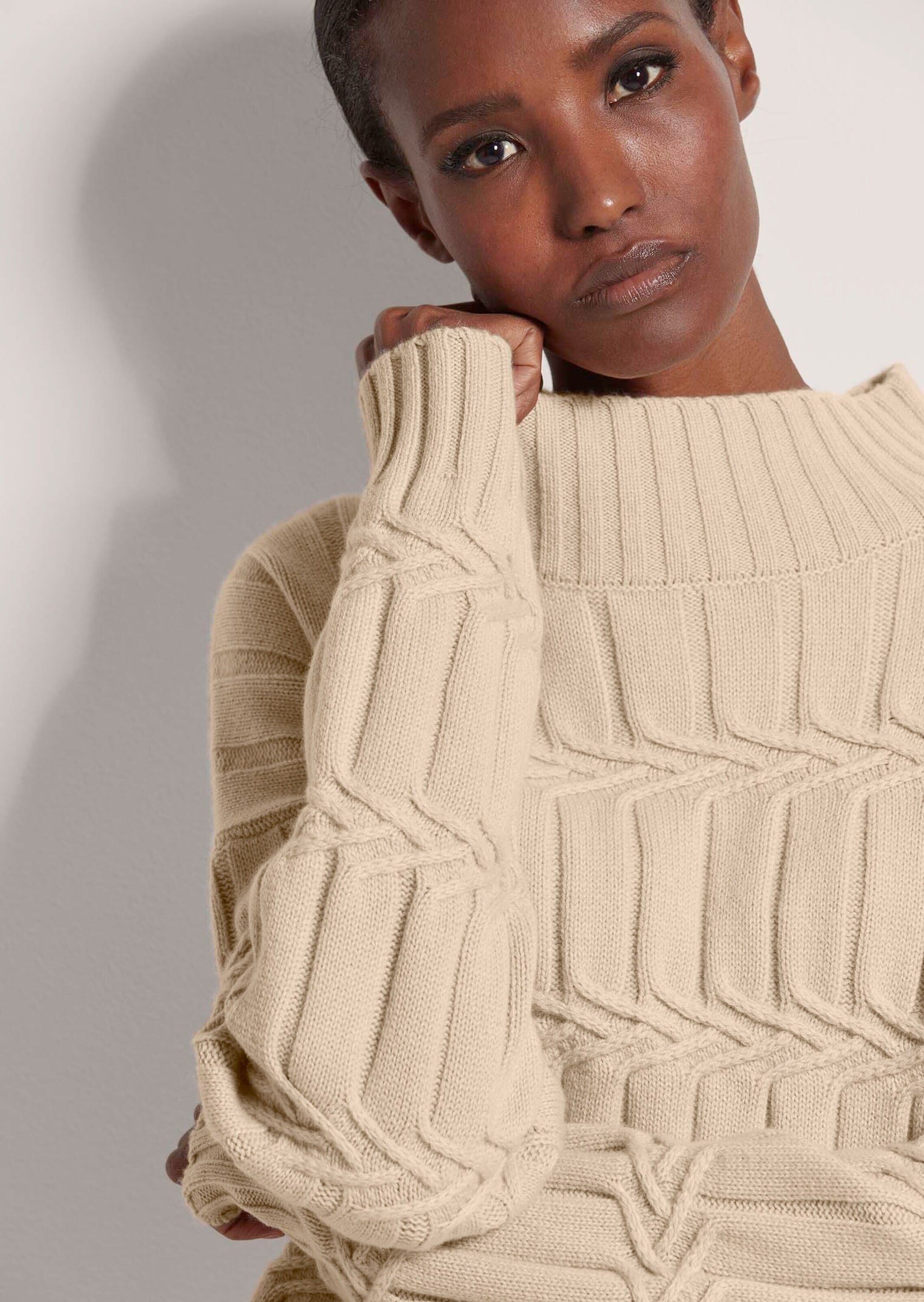 MADELEINE Longpullover »Pullover Stehkragen-Pullover mit Zopfmuster«