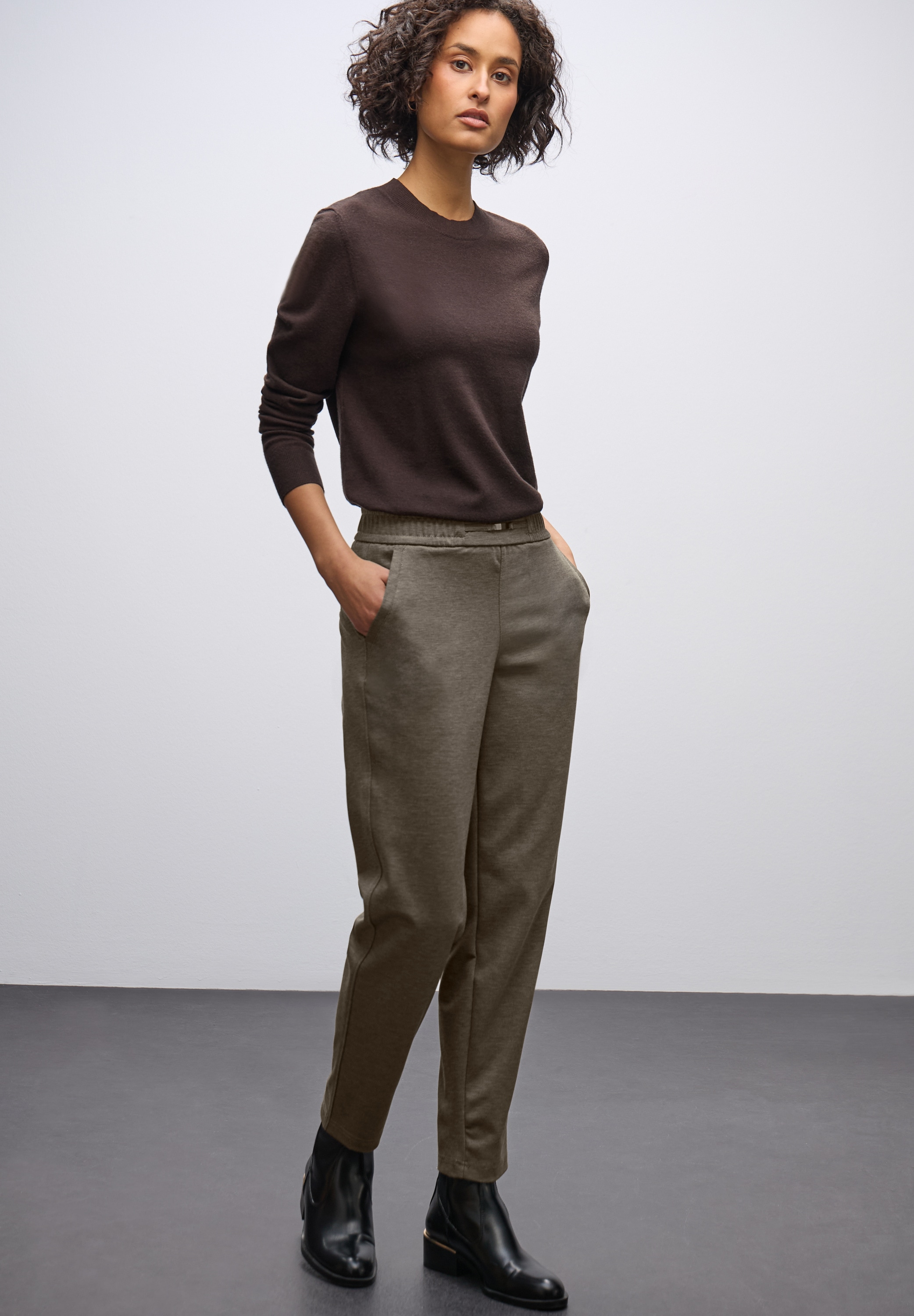 STREET ONE Jogginghose »Style Bonny«  mit Schnallendetail