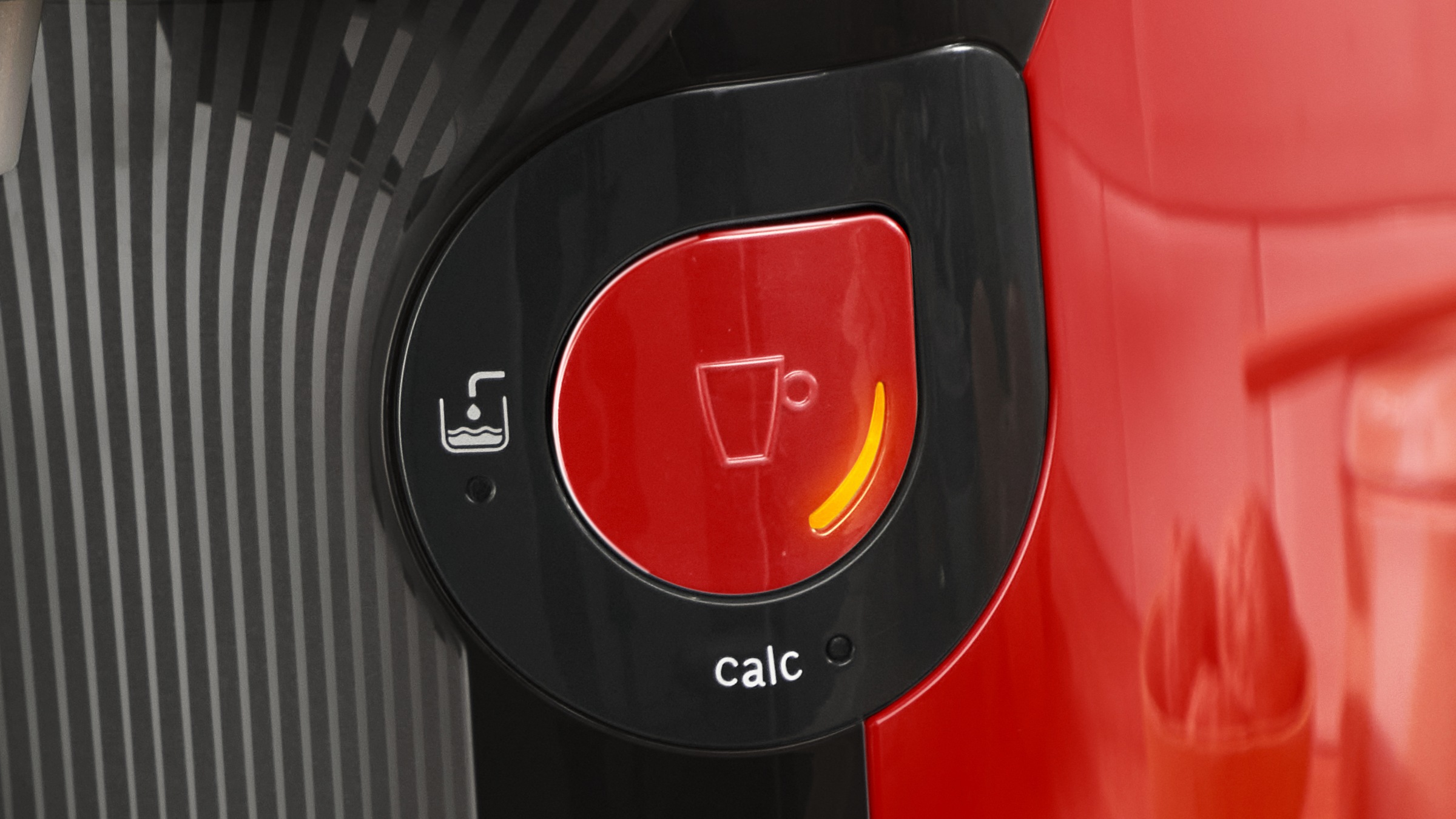 TASSIMO Kapselmaschine »style friendly TAS113E, über 70 Getränke, platzsparend«, nachhaltig, geeignet für alle Tassen, Wassertank 0,7 L, rot/schwarz