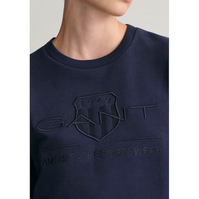 Gant Sweatshirt »REG TONAL SHIELD C-NECK SWEAT«, mit glänzendem Archive  Shield-Emblem auf der Brust bei ♕