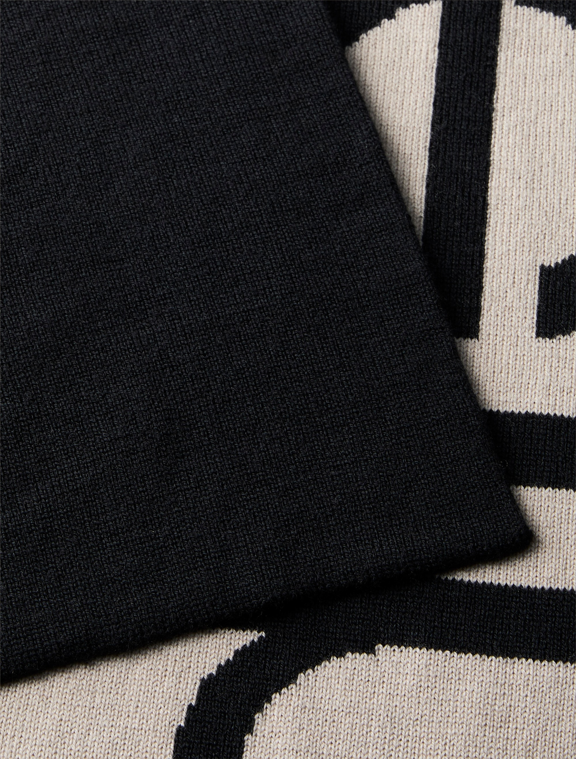 Calvin Klein Modetuch »BOLD LOGO 2-TONE WOOL HW SCARF« Perfekt für den Alltag