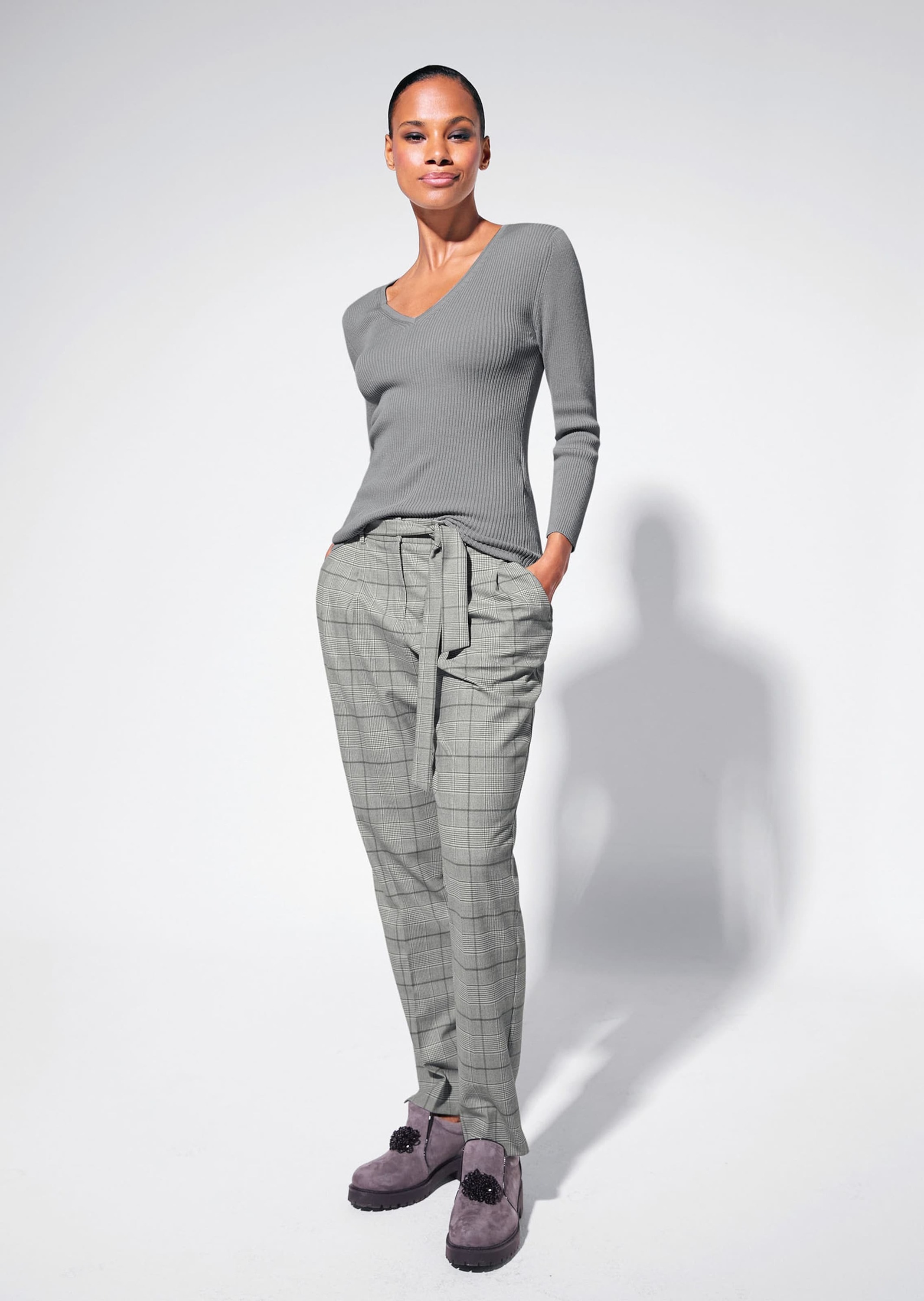 MADELEINE Bundfaltenhose »Hose Karo-Bundfaltenhose mit Bindegürtel«