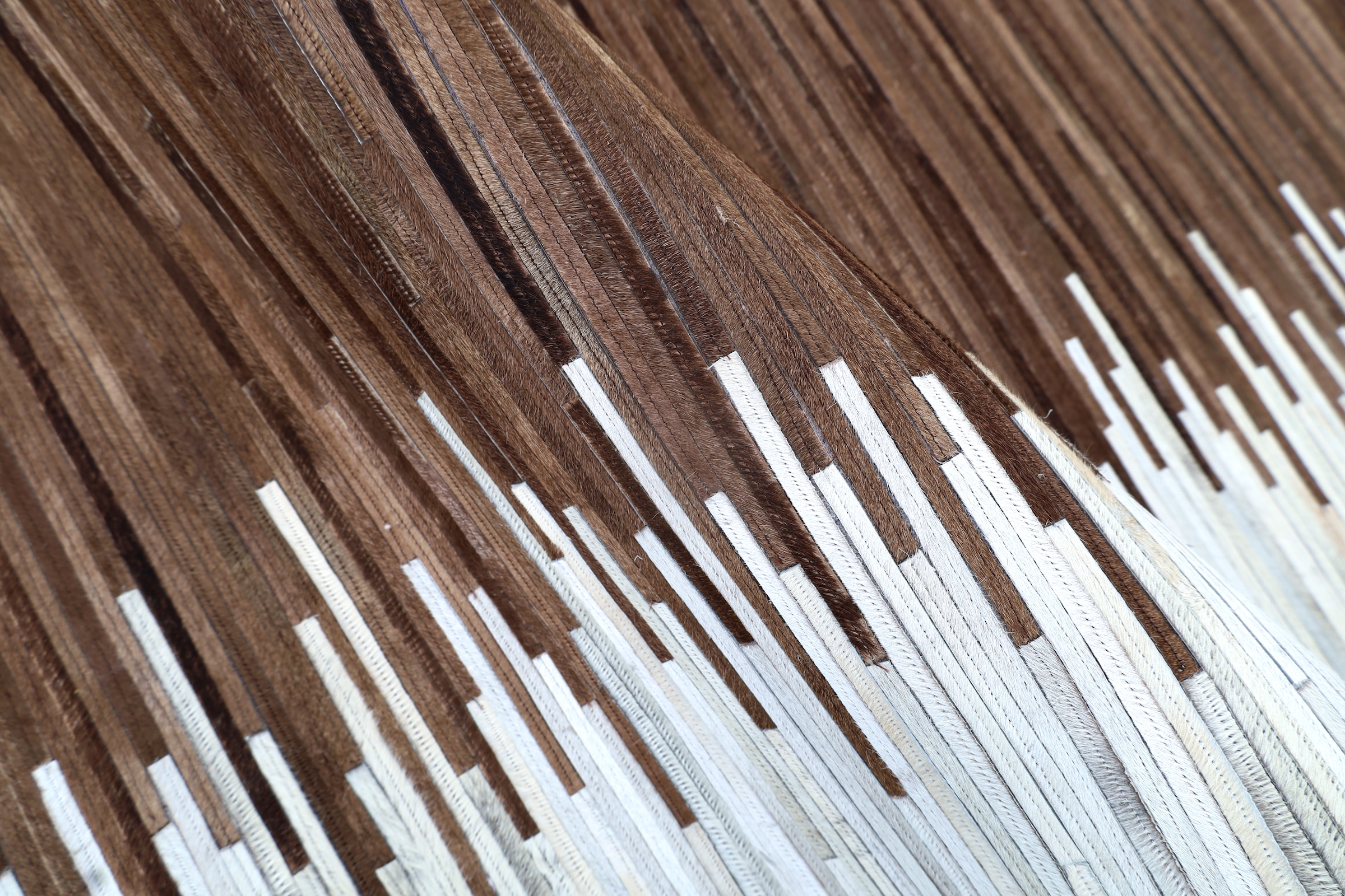 Myflair Möbel & Accessoires Fellteppich »HIDE HARMONY, echtes Rinderfell« rechteckig 10 mm Höhe handgenäht, Naturprodukt, natürliche Struktur & Premium-Look