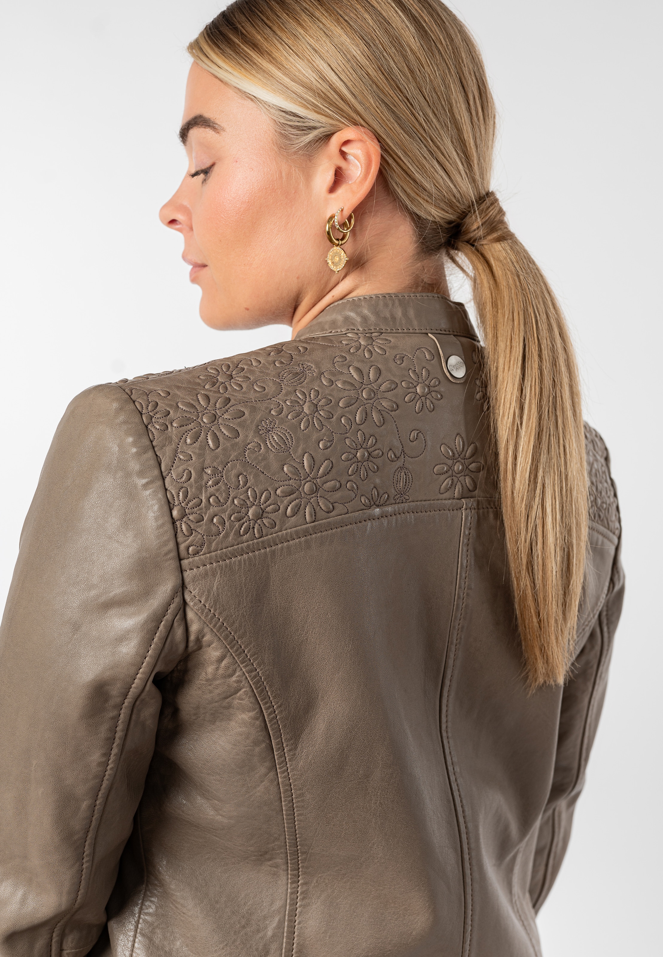Mauritius Lederjacke »MWMabou« Bikerjacke mit dekorativer Schulterpartie