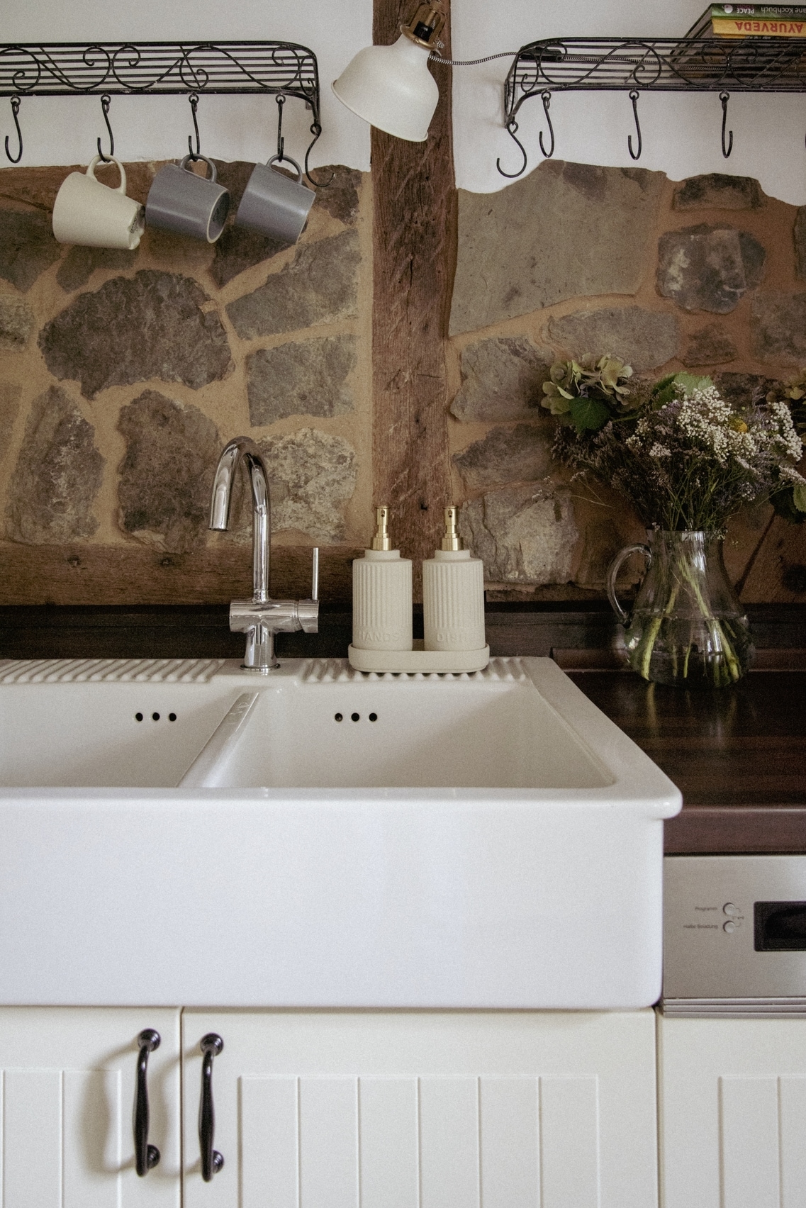 WENKO Seifenspender »Modell Heidi« mit Tablett, Soft-Touch-Oberfläche