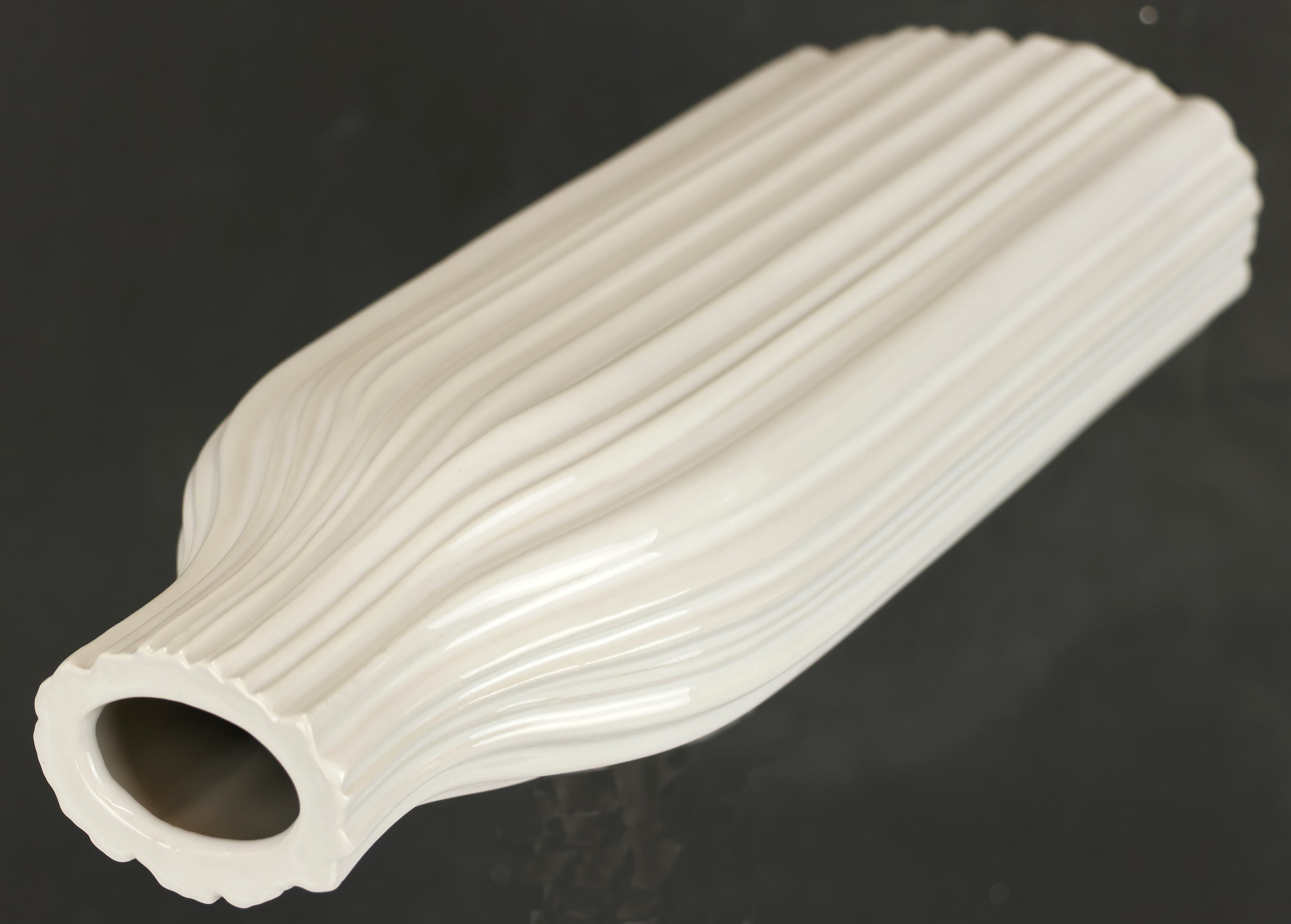 I.GE.A. Dekovase »Blumenvase aus Keramik, geriffelt, bauchig, glänzend, Keramikvase«, (1 St.), Deko-Vase für Blumen, Pampasgras, Trocken- oder Kunstblumen u. Zweige