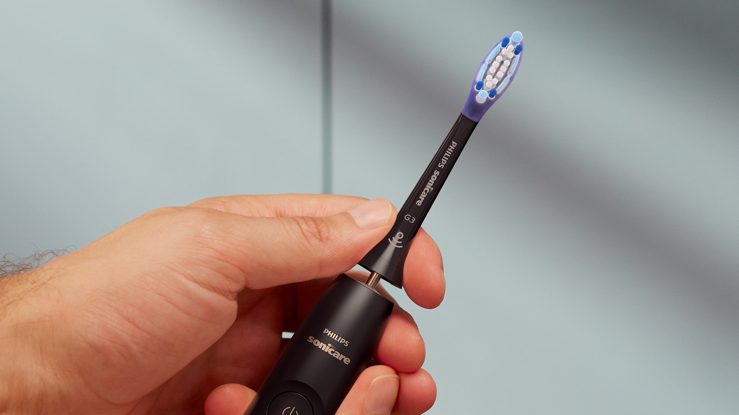 Philips Sonicare Elektrische Zahnbürste »Series 7100 HX7429/02«, 2 St. Aufsteckbürsten, mit Andruckkontrolle, 7 Putzeinstellungen, inkl. Reiseladeetui