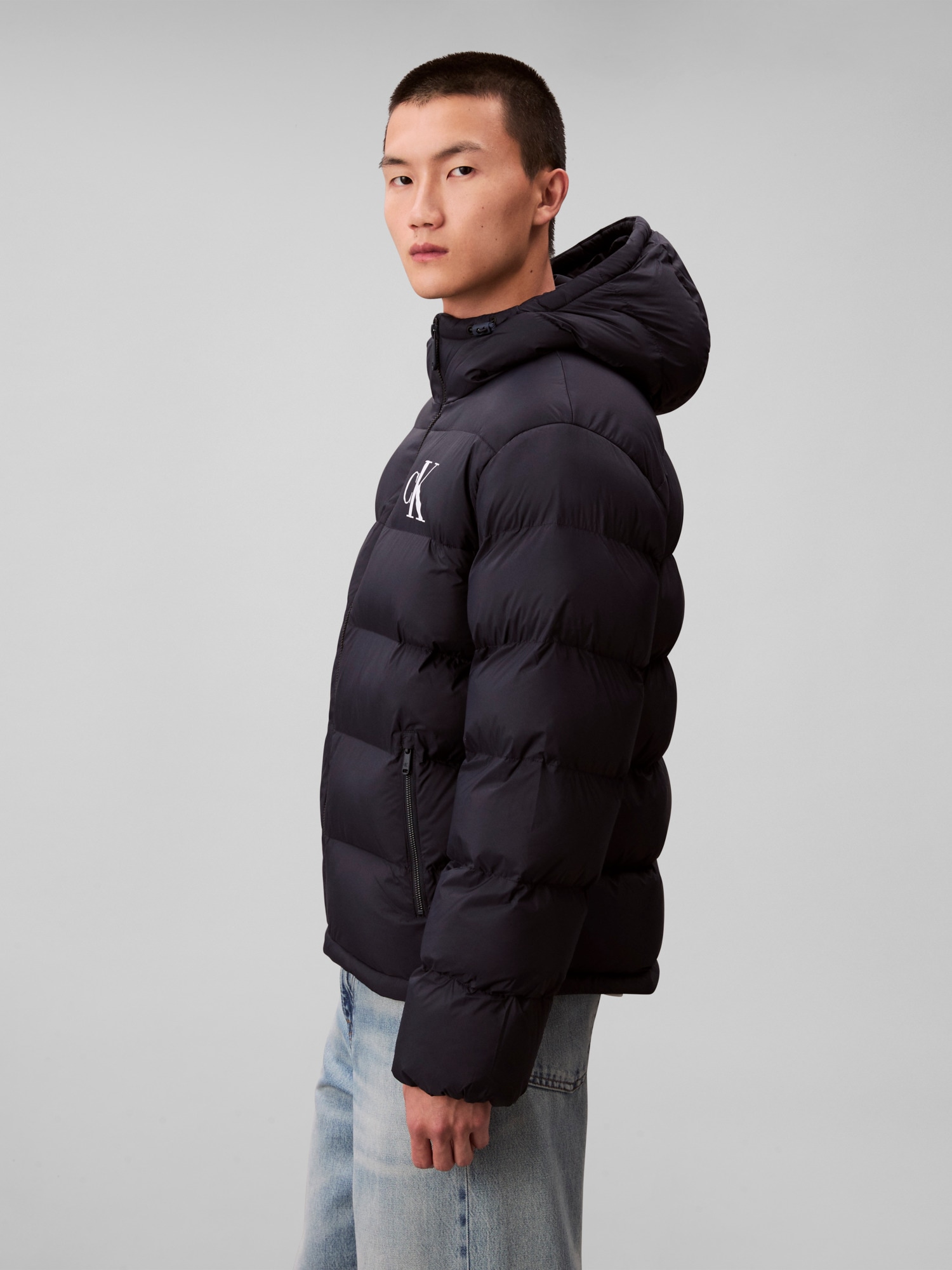 Calvin Klein Jeans Steppjacke »LS NYLON MONOGRAM PUFFER JKT« ohne Kapuze Mit Rundhalsausschnitt, regular fit