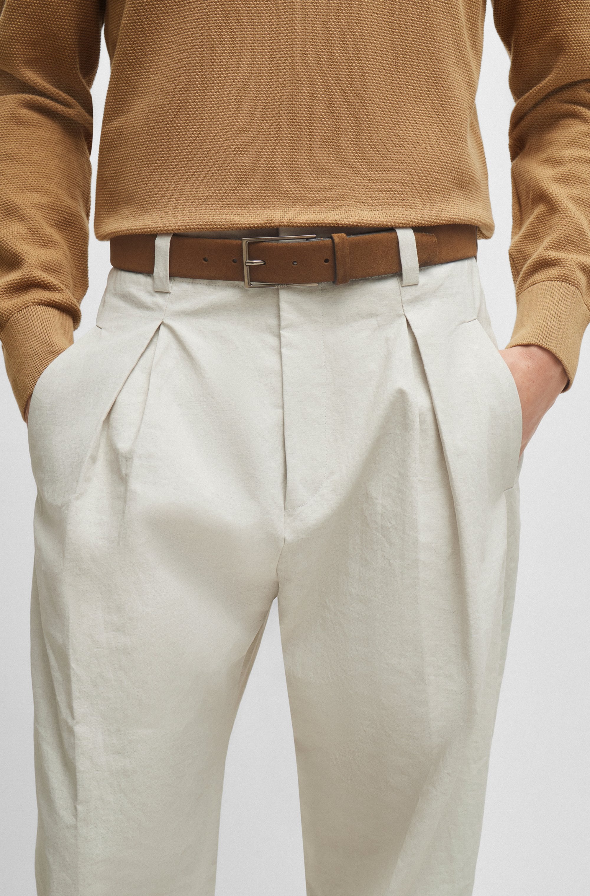 BOSS Ledergürtel »Calindo« aus Veloursleder mit Logo-Schliesse aus Metall