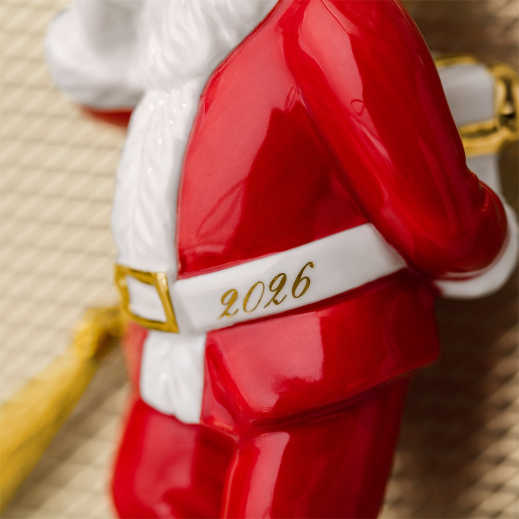 Villeroy & Boch Weihnachtsfigur »Ornament Santa 2026 Christmas Classics 4,3 x 5,7 x 11,1 cm weiß-gold« Nur Dekoration