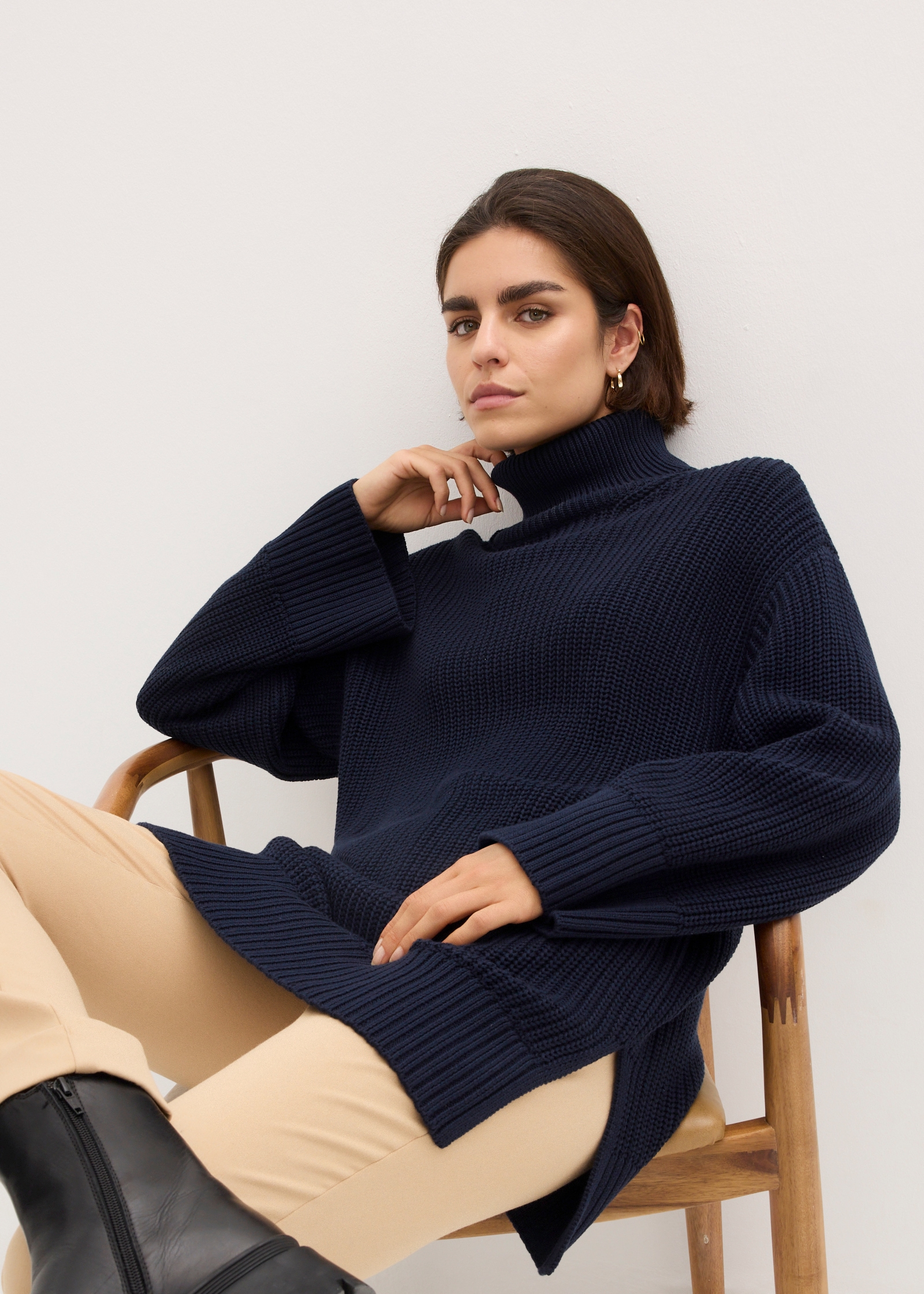 bonprix Rollkragenpullover »Oversize-Rollkragenpullover aus Baumwoll-Mix« aus Baumwoll-Mix, mit Rollkragen, mit Seitenschlitzen