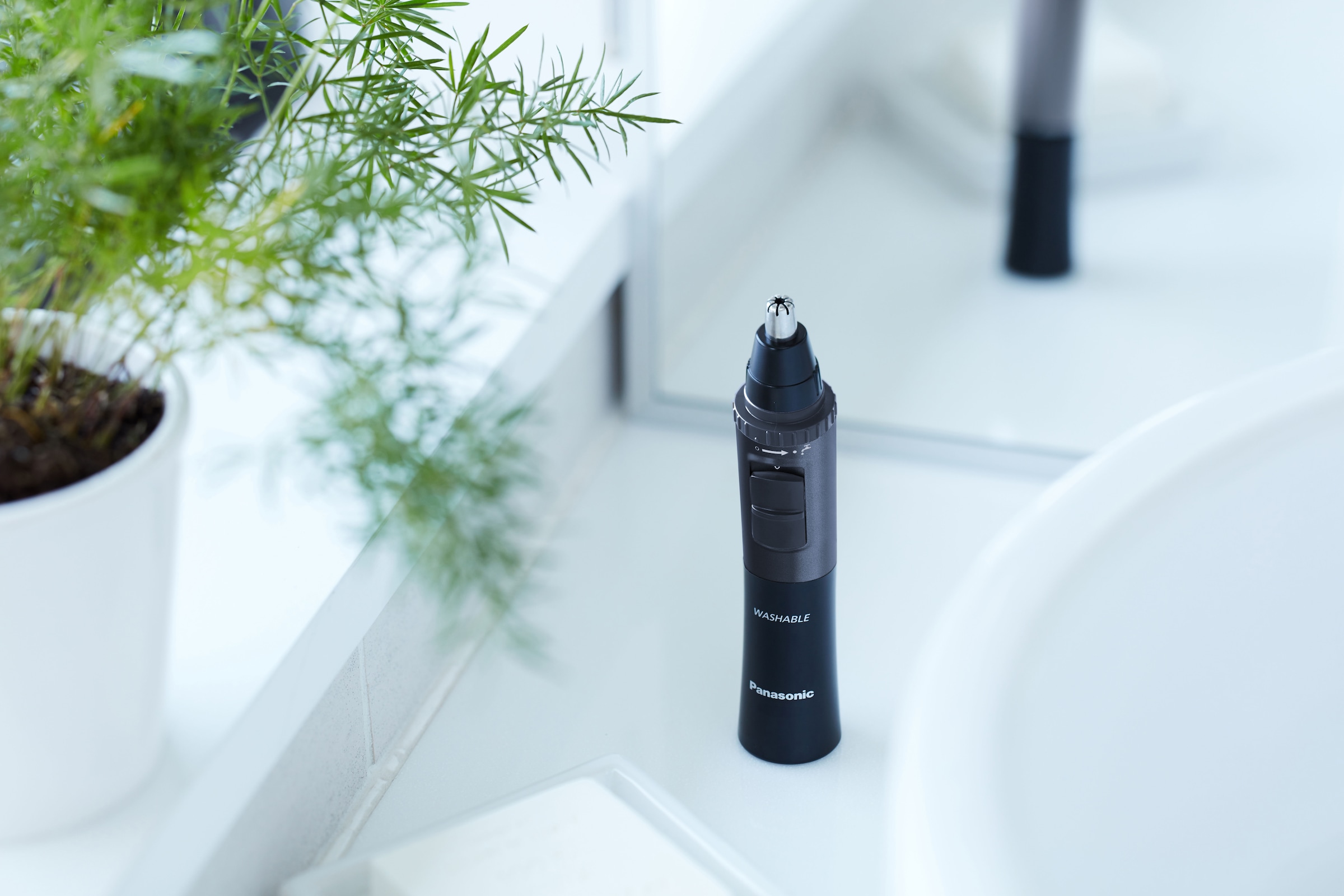 Panasonic Nasen- und Ohrhaartrimmer »ER-GN33-H301«, Hochwertige Klingen, ideal für unterwegs, hygienische Reinigung
